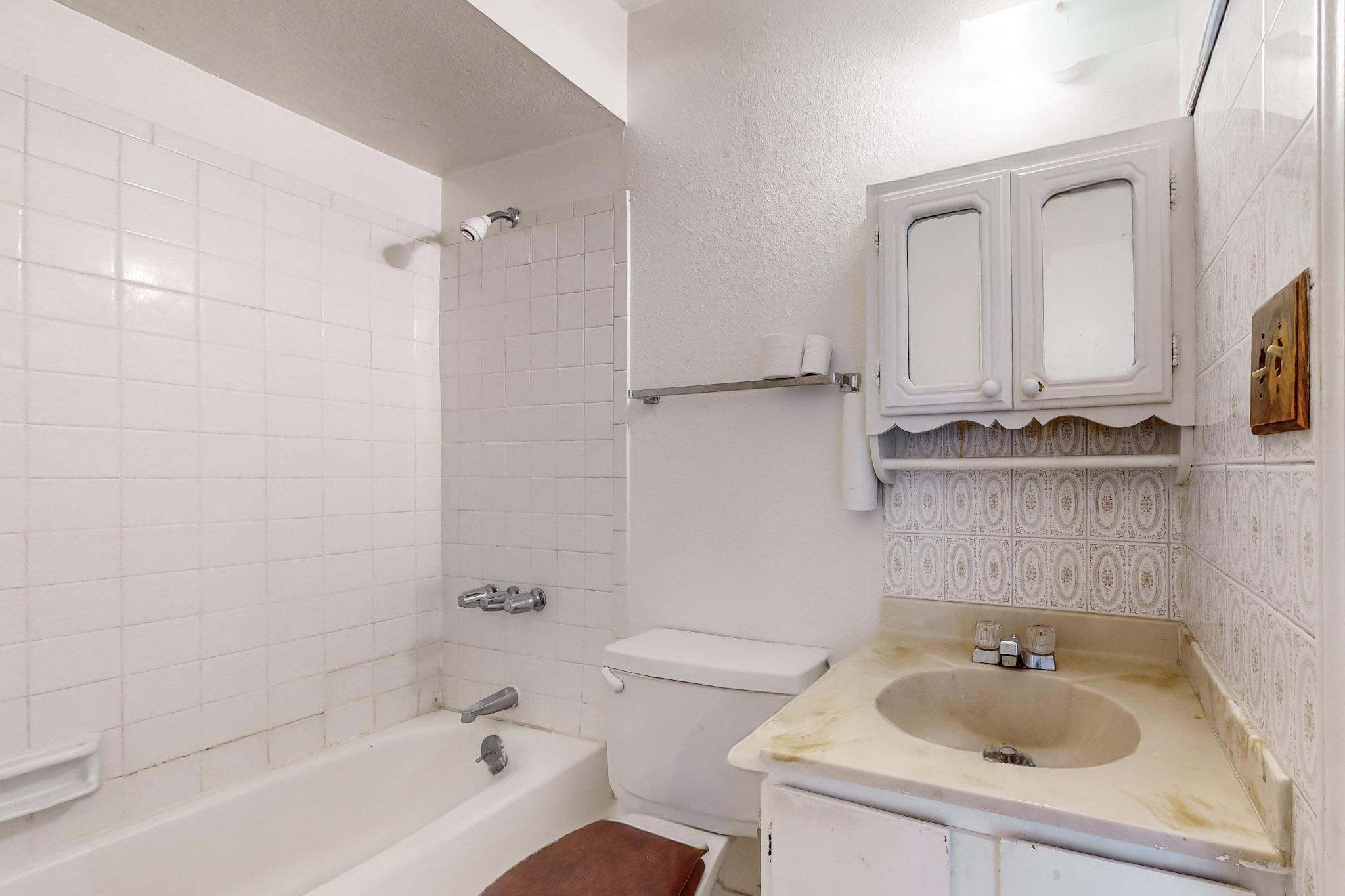 1331 APEX Court SE