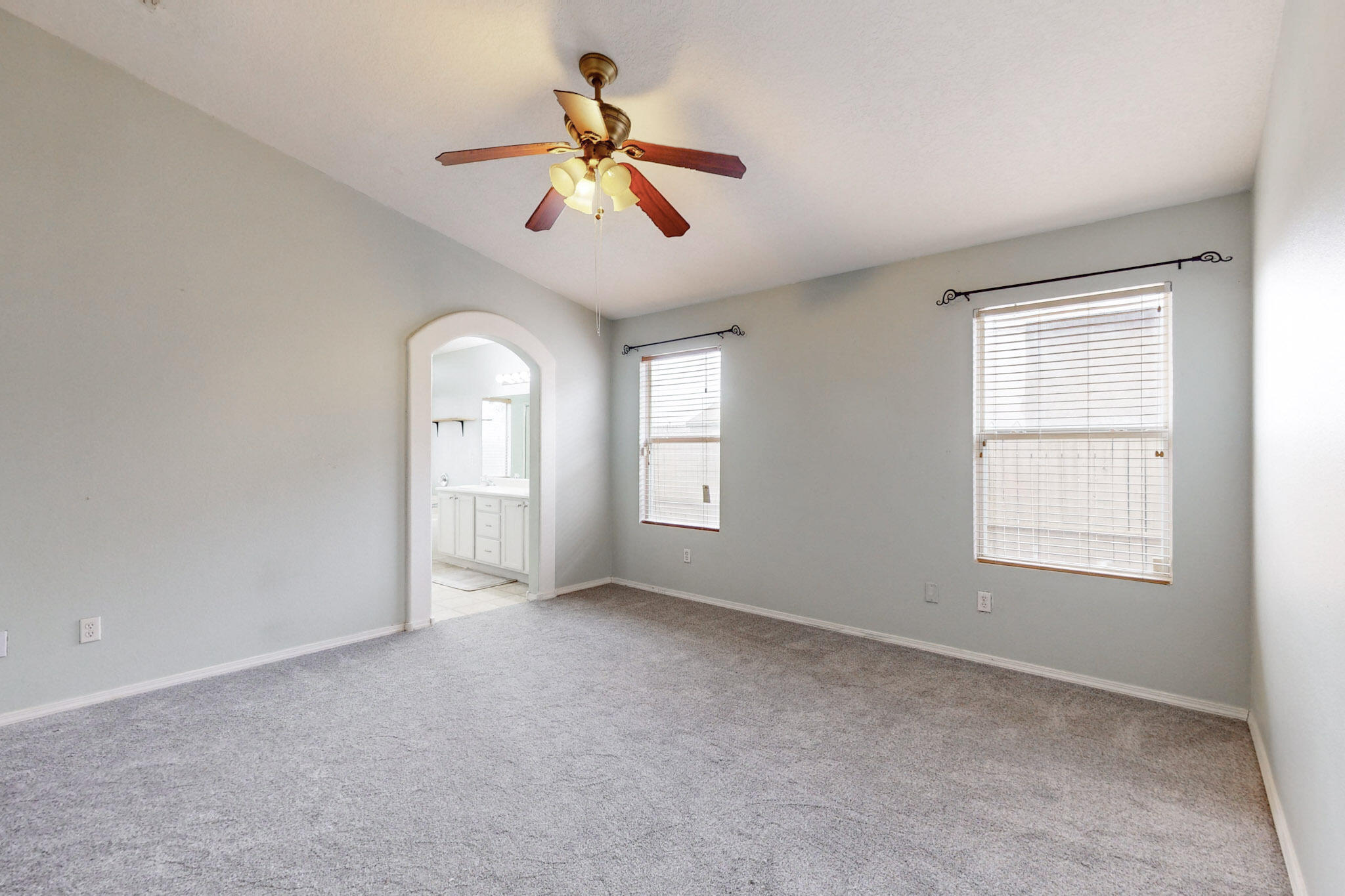 6116 CYONUS Avenue NW