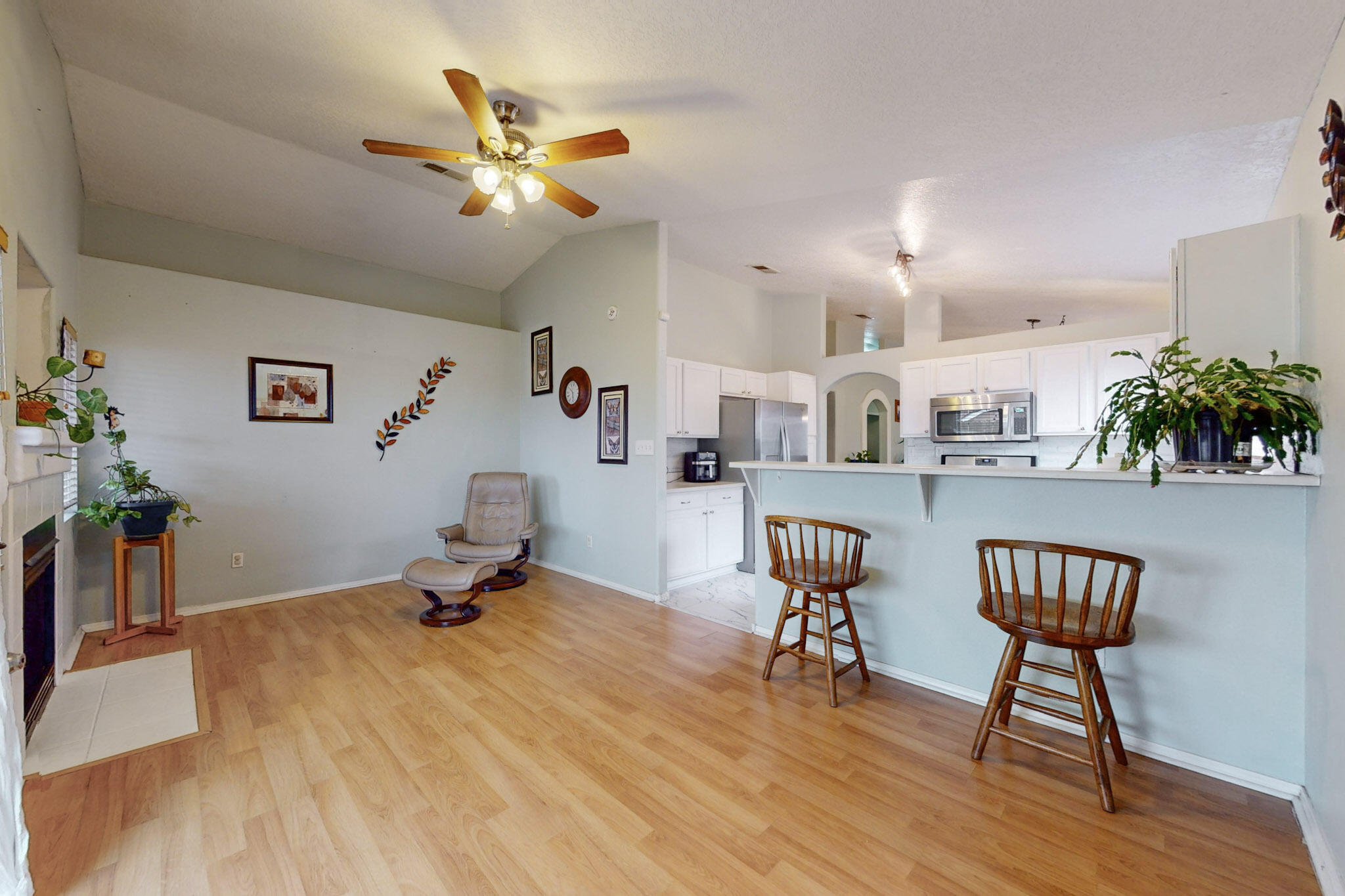 6116 CYONUS Avenue NW