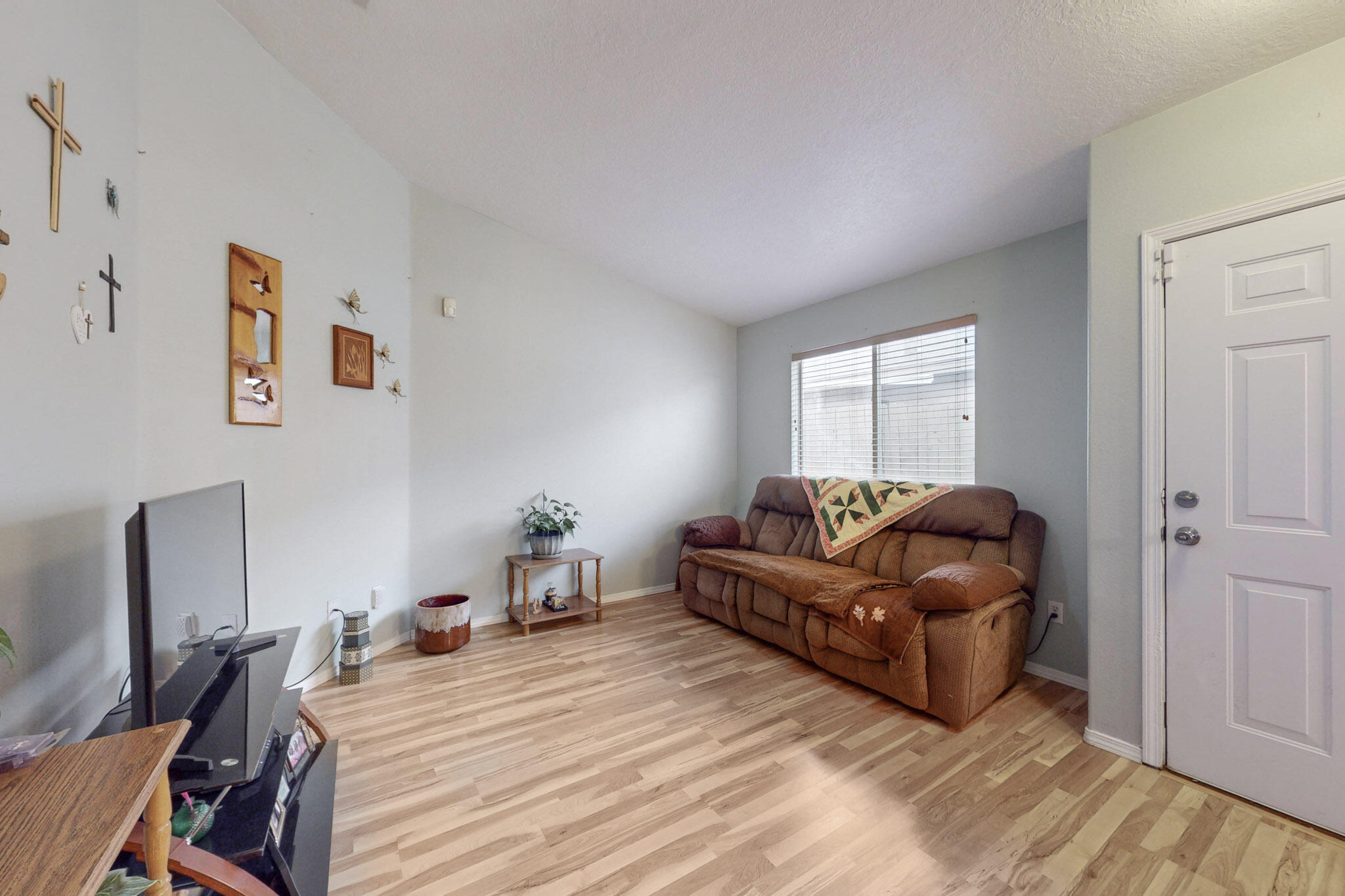 6116 CYONUS Avenue NW