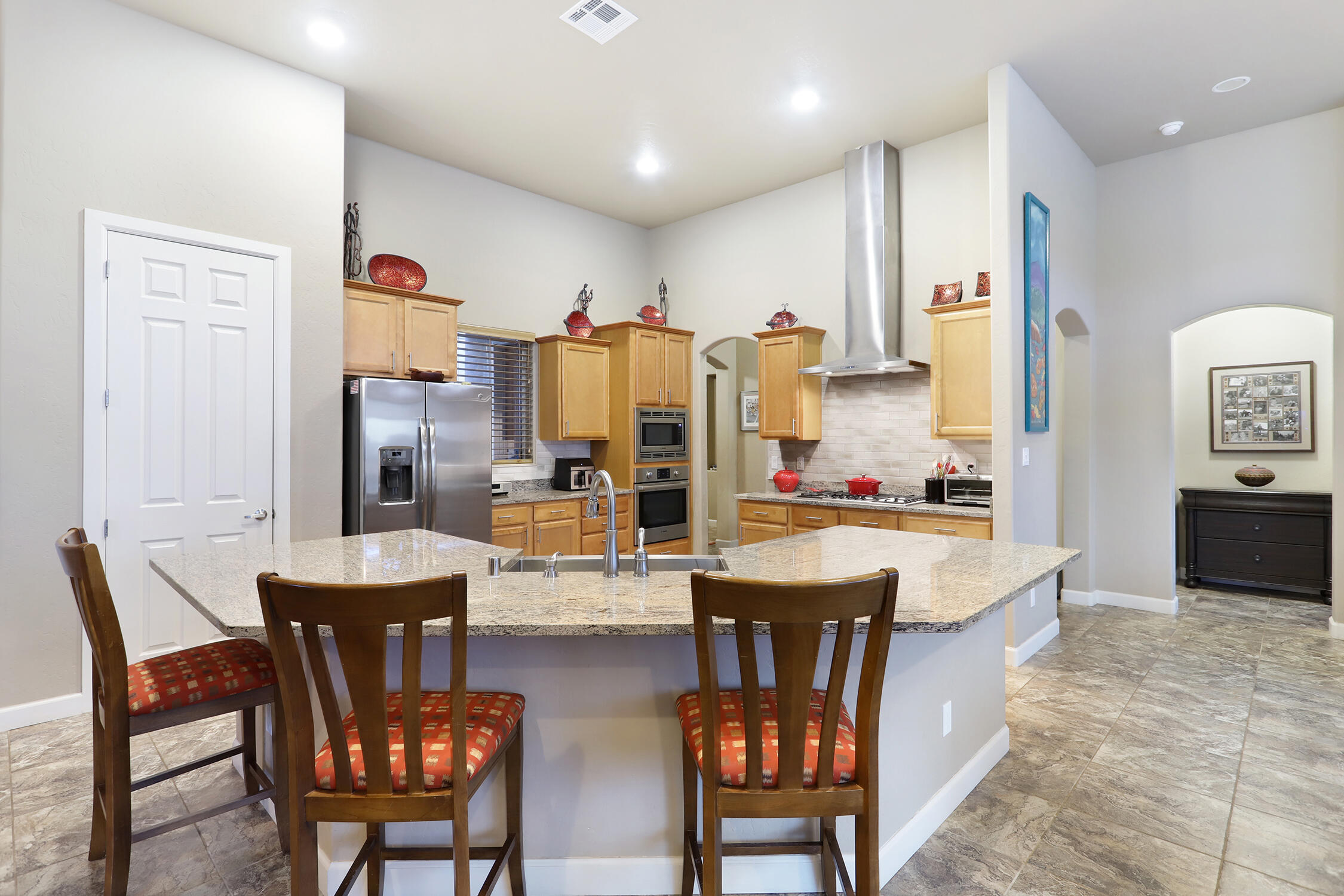 2505 REDONDO SANTA FE NE