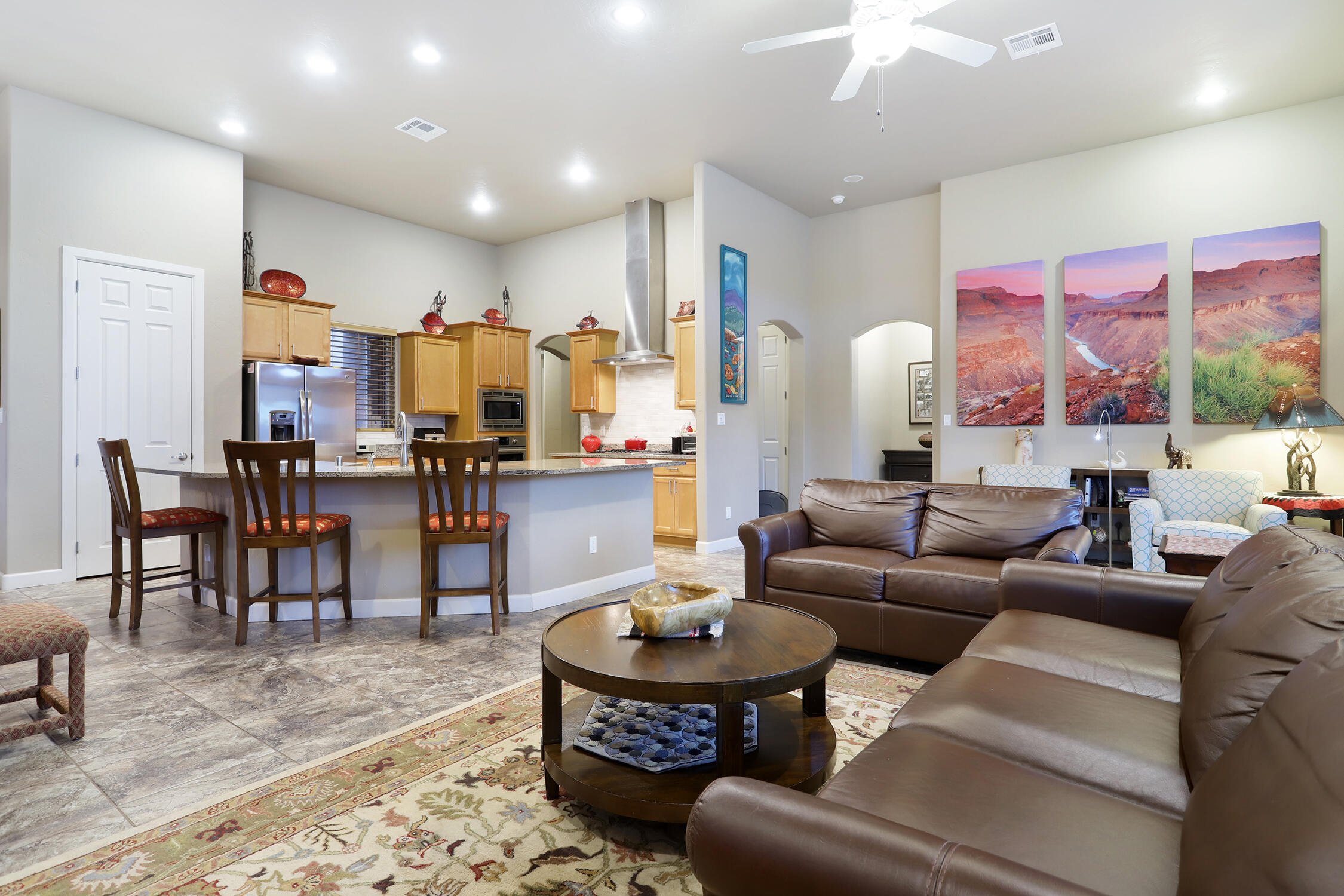 2505 REDONDO SANTA FE NE