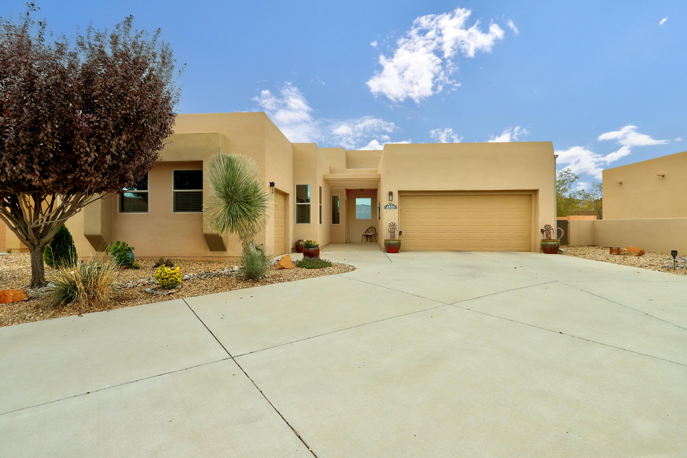 2505 REDONDO SANTA FE NE
