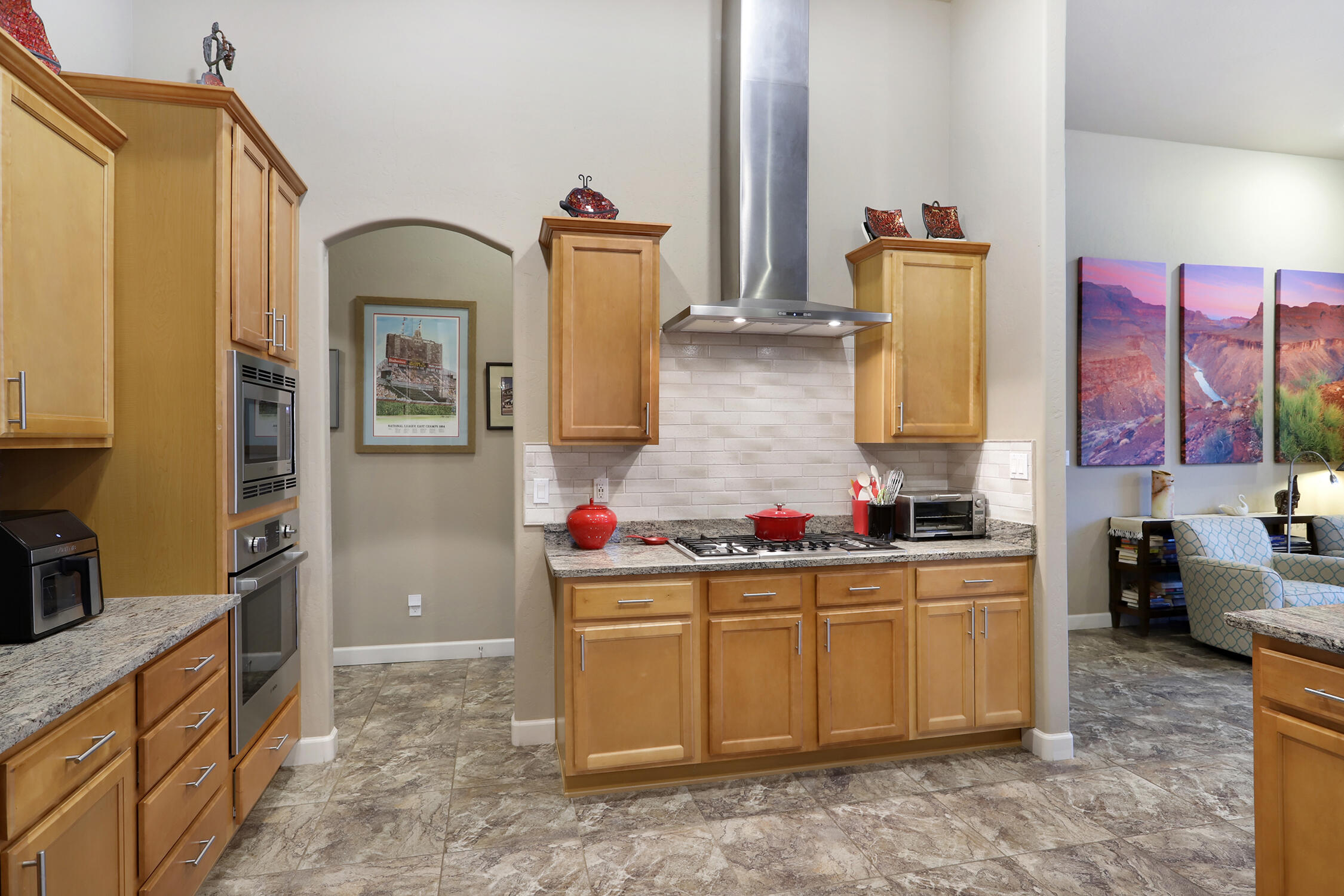 2505 REDONDO SANTA FE NE