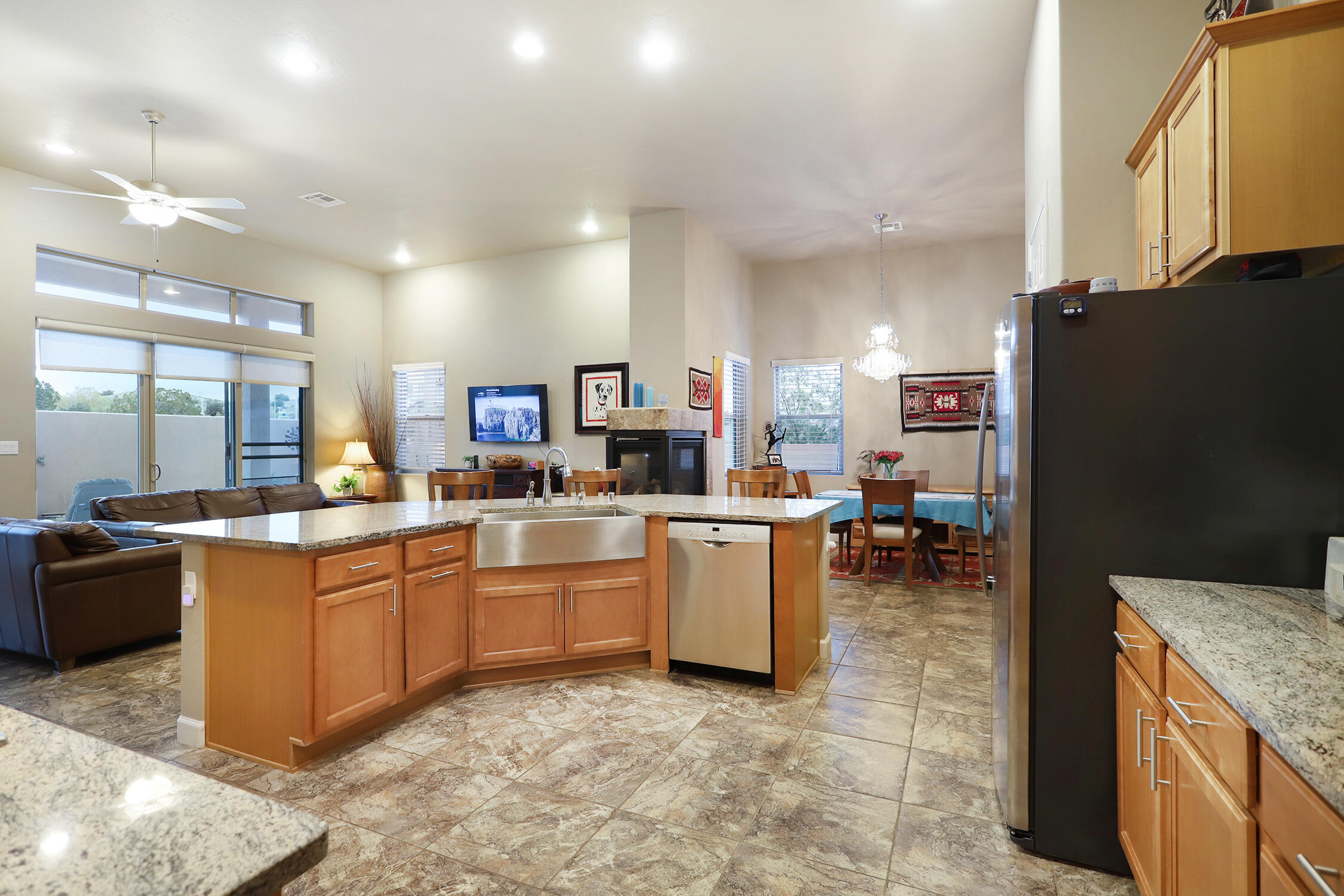 2505 REDONDO SANTA FE NE