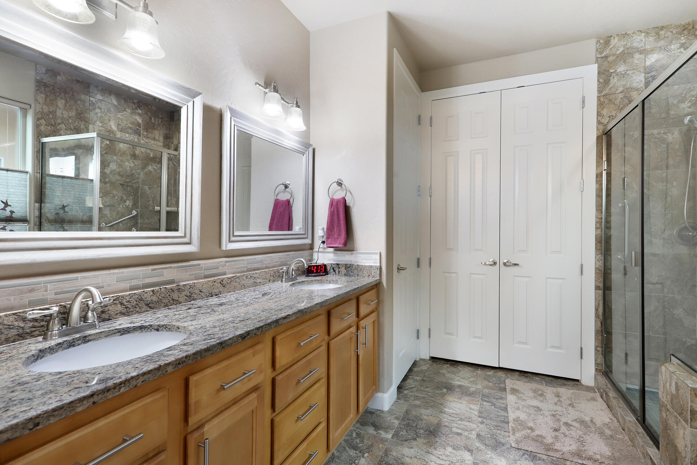 2505 REDONDO SANTA FE NE
