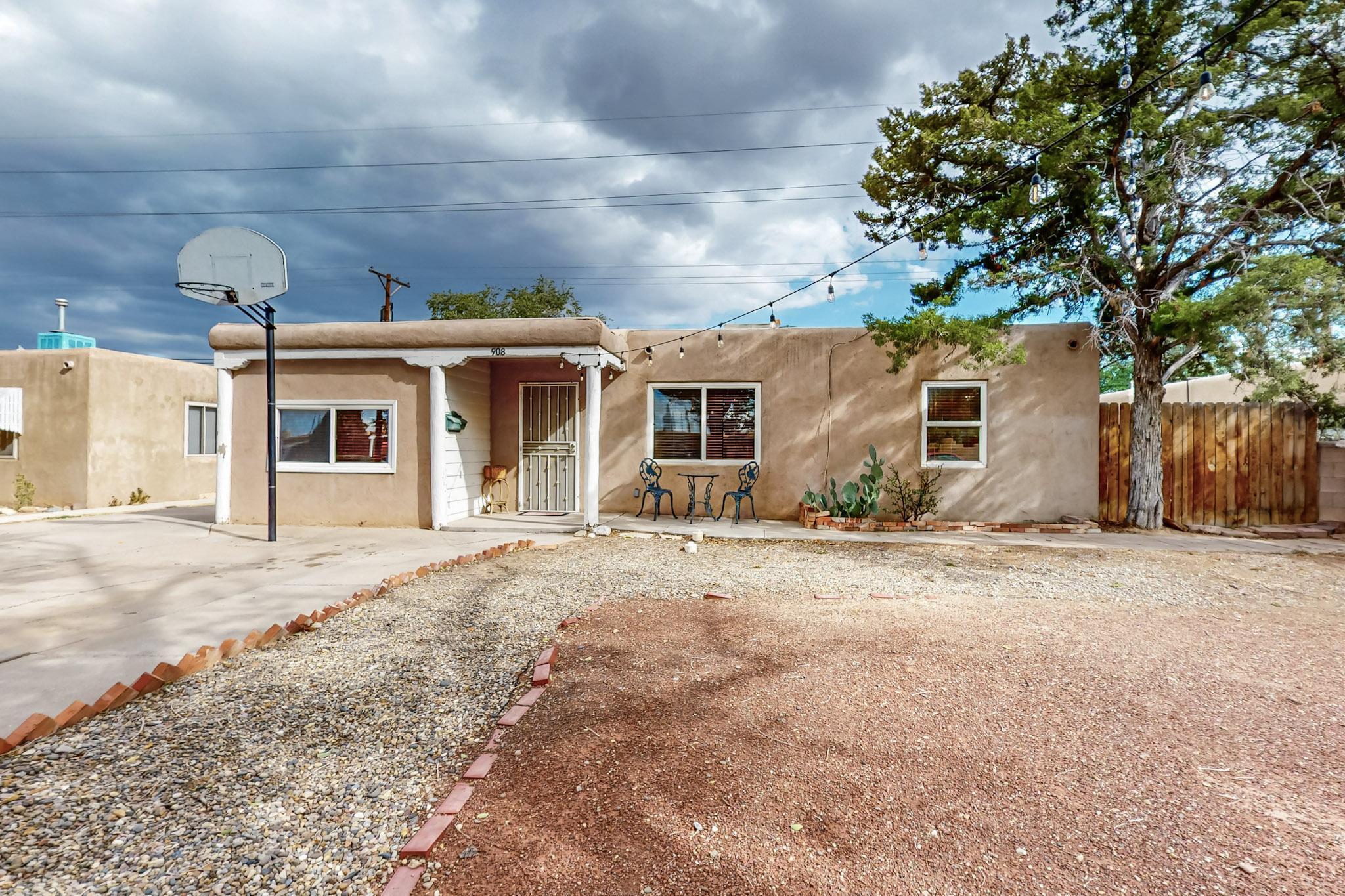 908 ORTIZ Drive NE