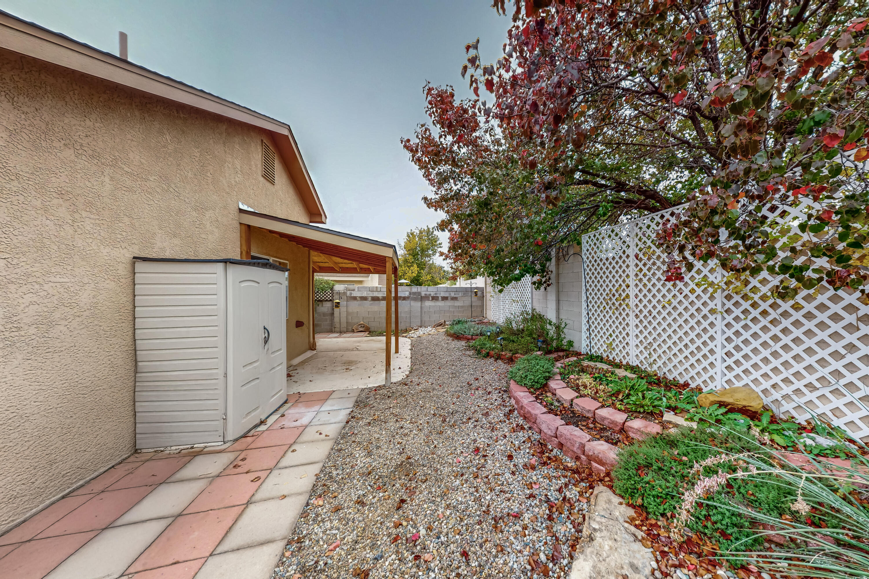623 VISTA LUNA Lane SW