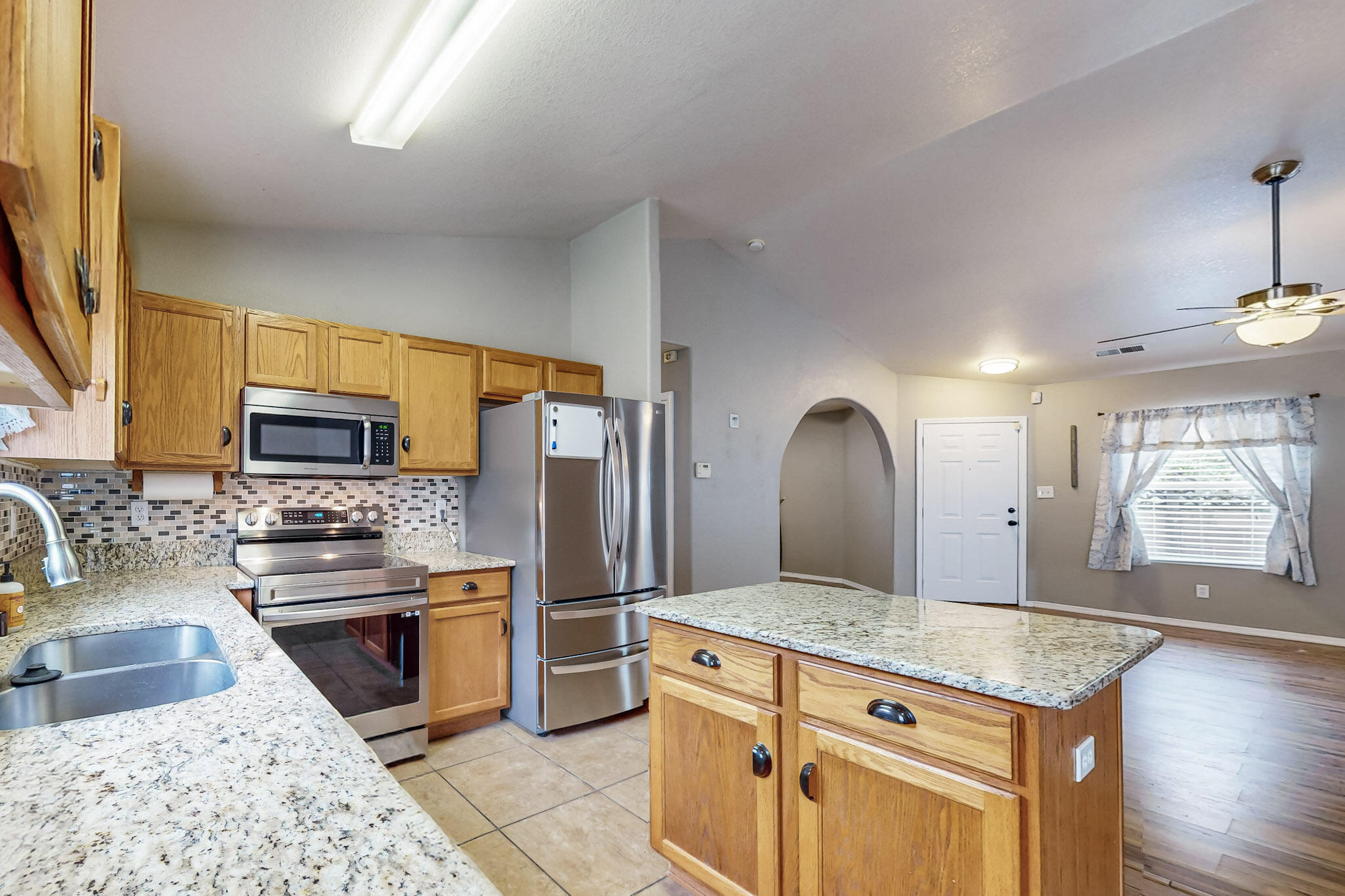 623 VISTA LUNA Lane SW