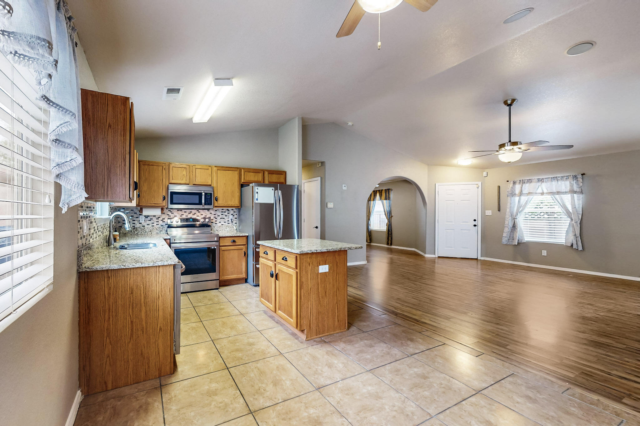 623 VISTA LUNA Lane SW