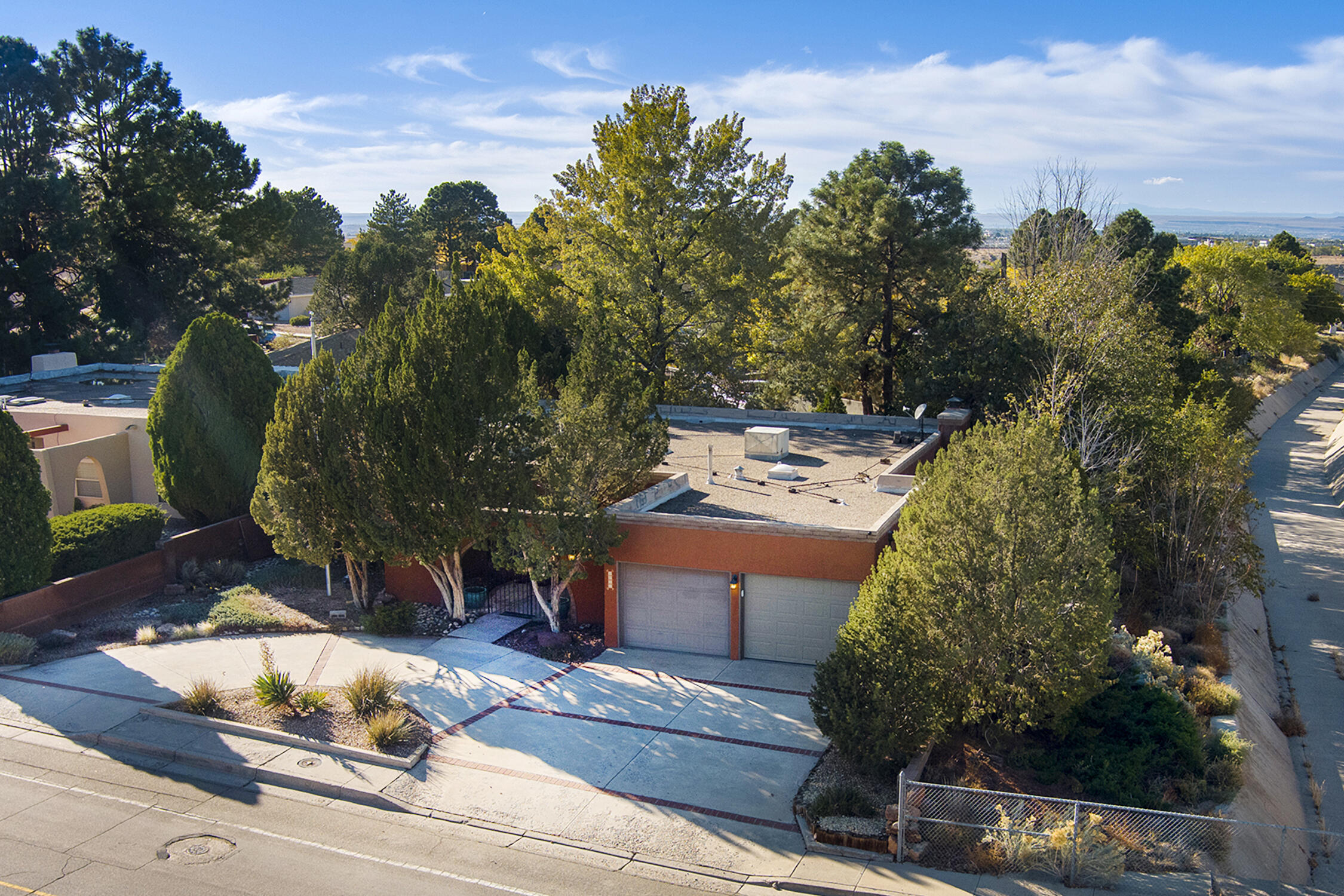 1021 WAGON TRAIN Drive SE