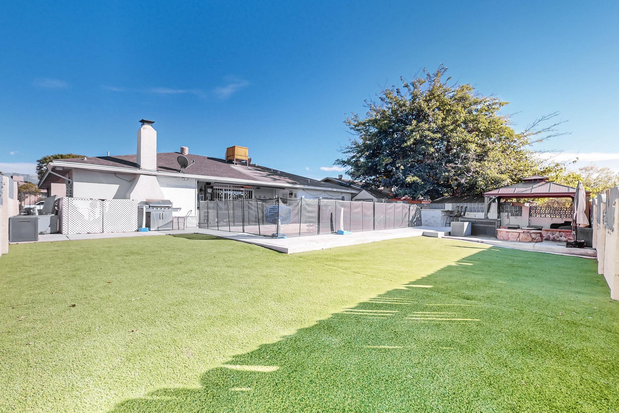 6405 GLENDORA Drive NE