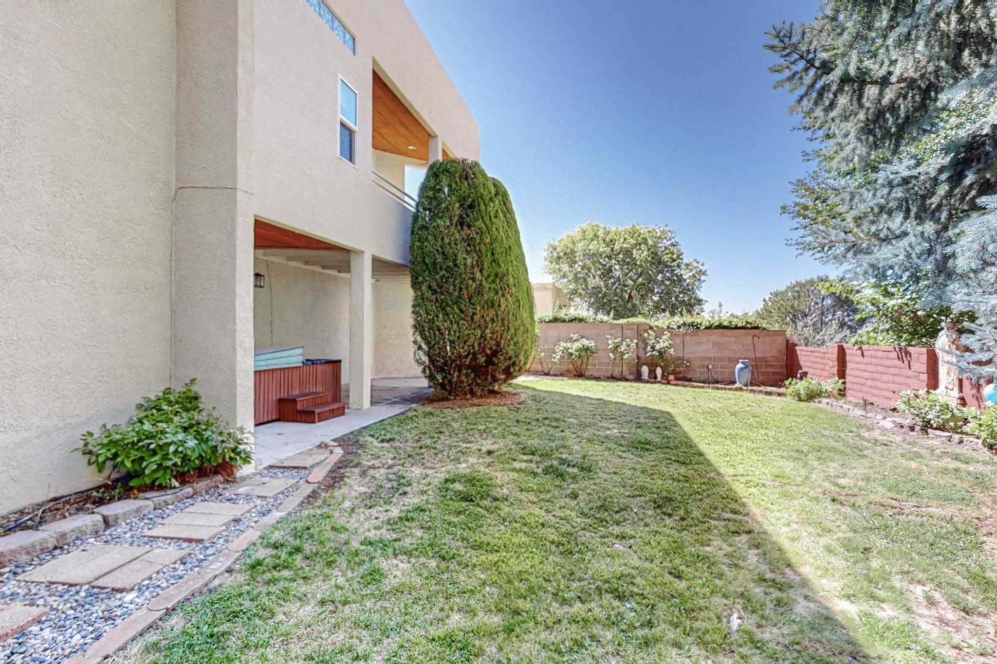 1505 MONTE LARGO Drive NE