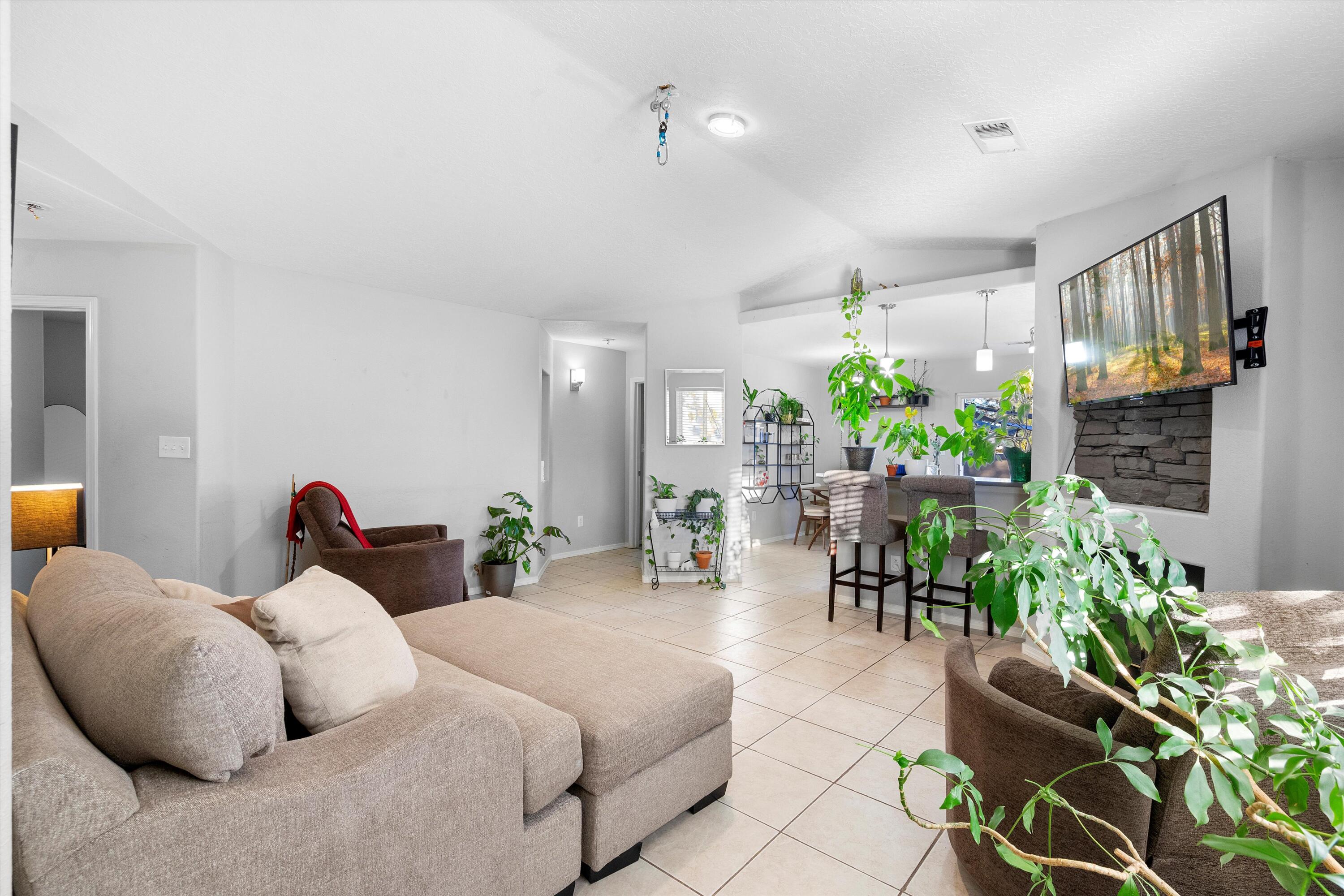 324 SAN TOMAS Lane SW