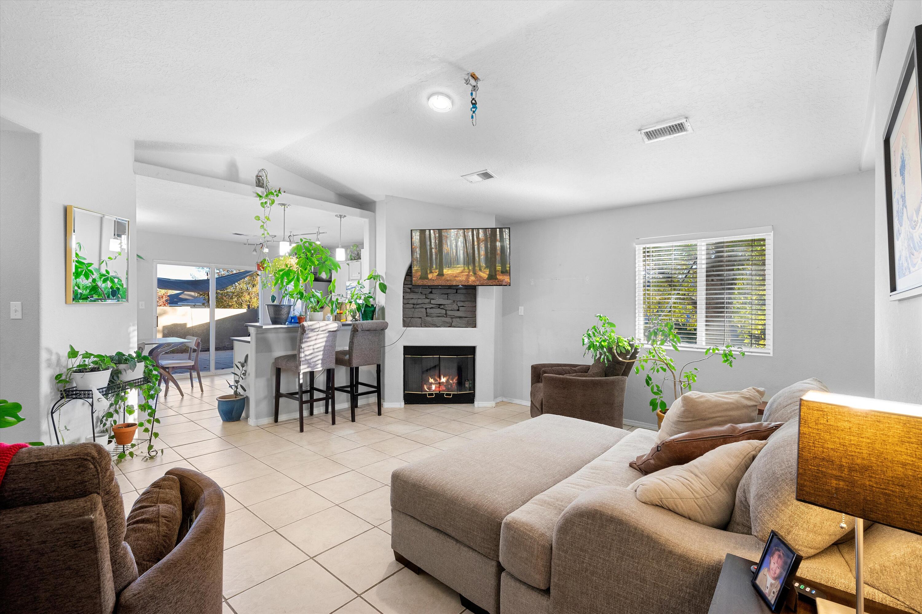 324 SAN TOMAS Lane SW