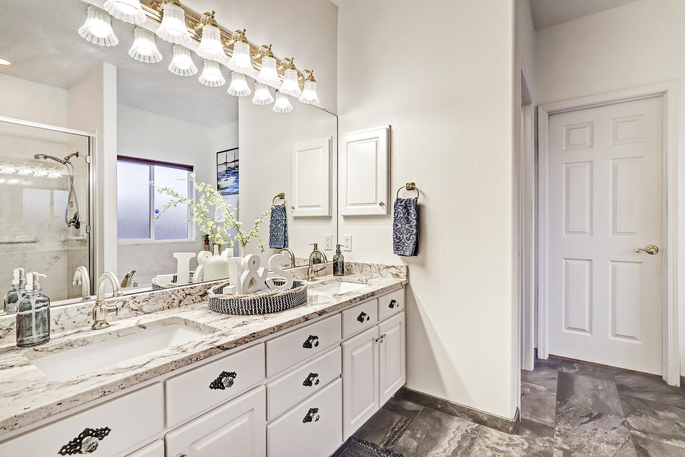 7135 Marseille Place NE