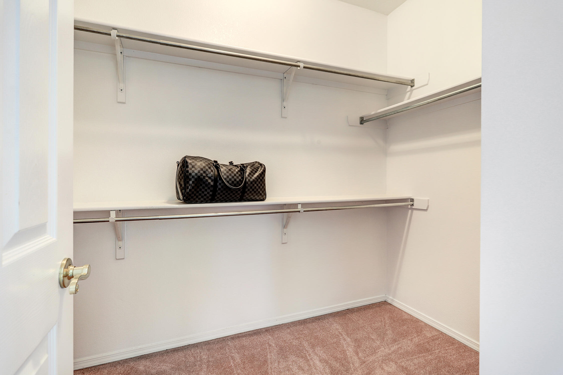 7135 Marseille Place NE