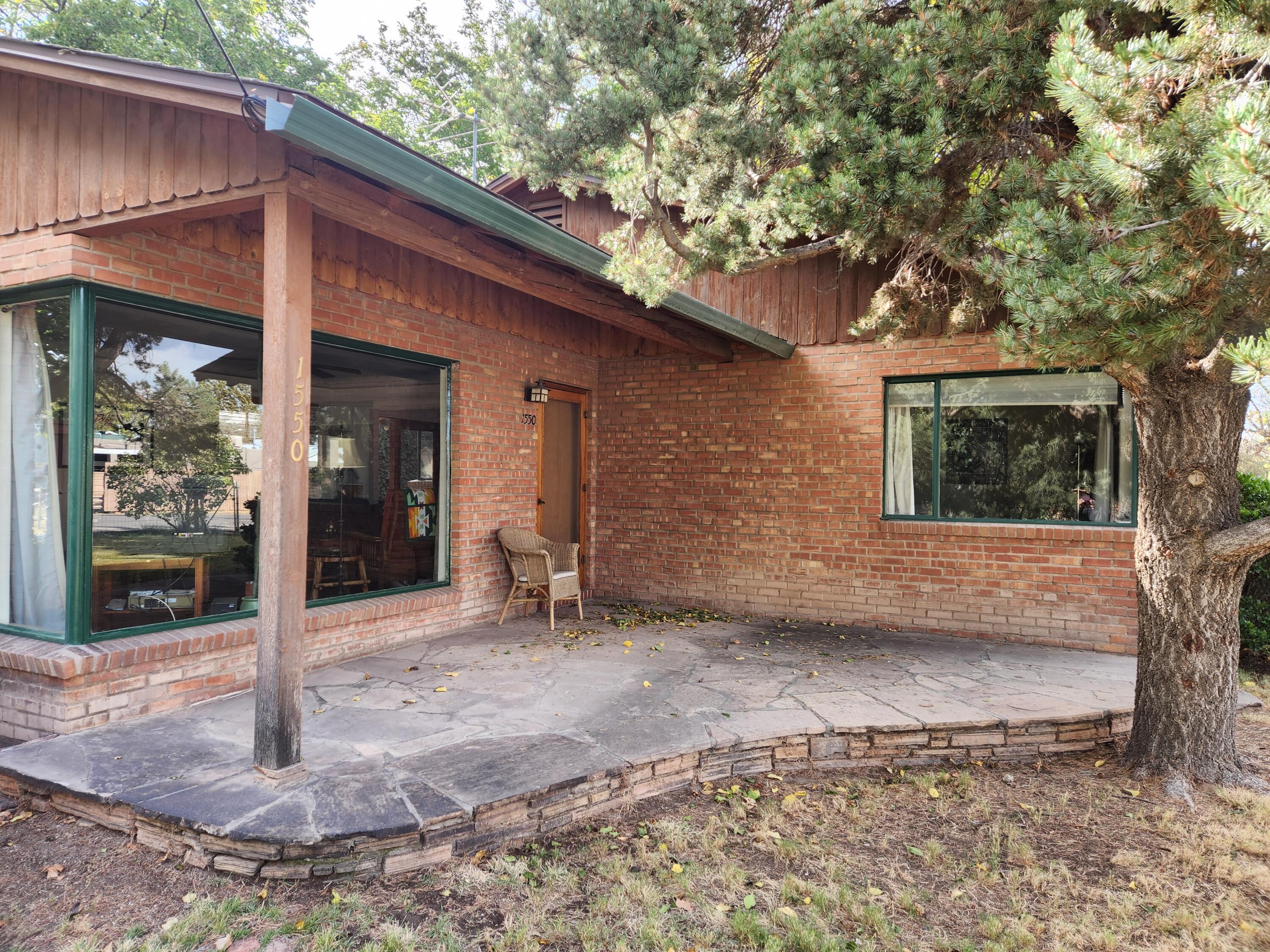 1550 YAKIMA Road SW