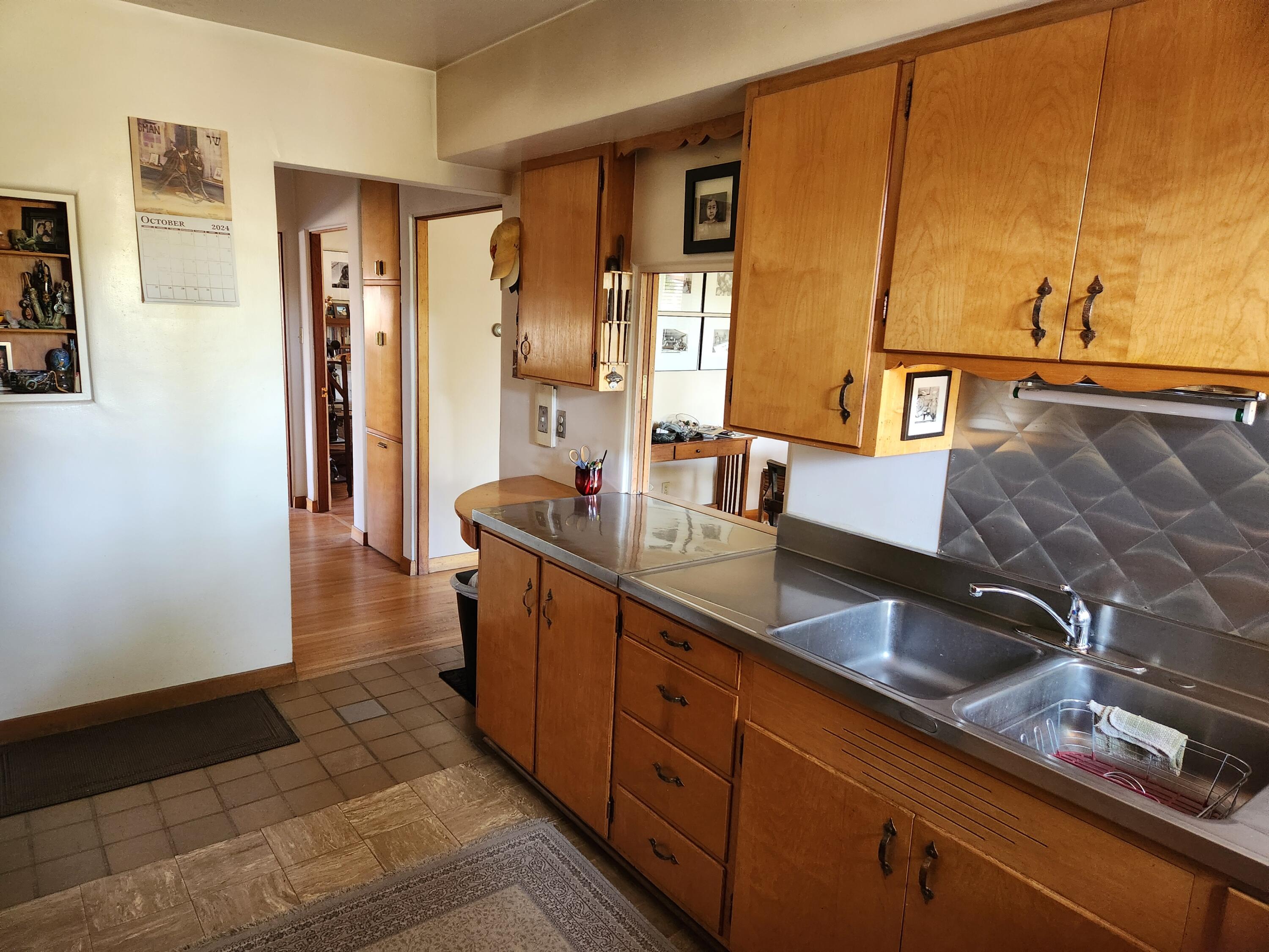 1550 YAKIMA Road SW
