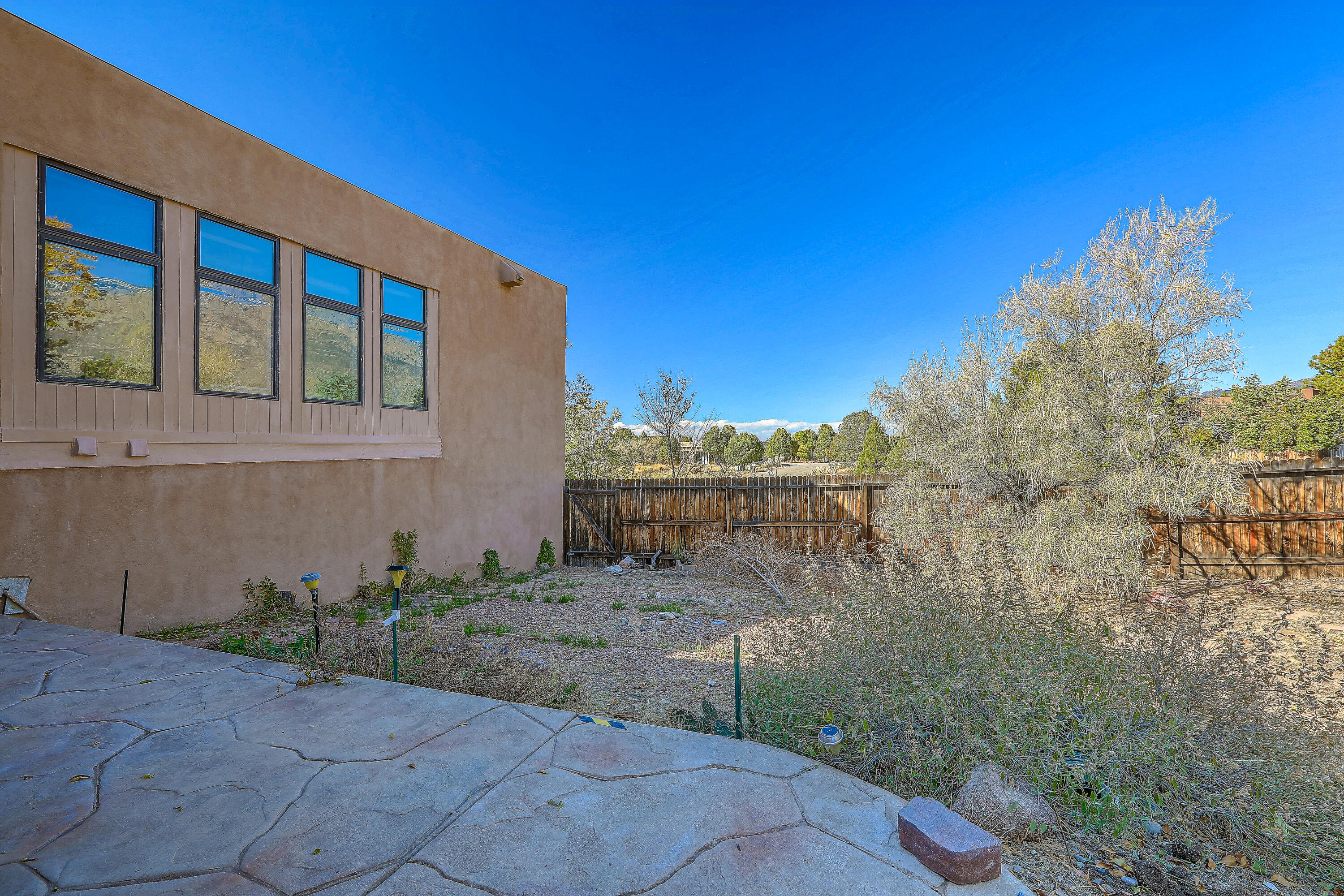 1202 MARIGOLD Drive NE