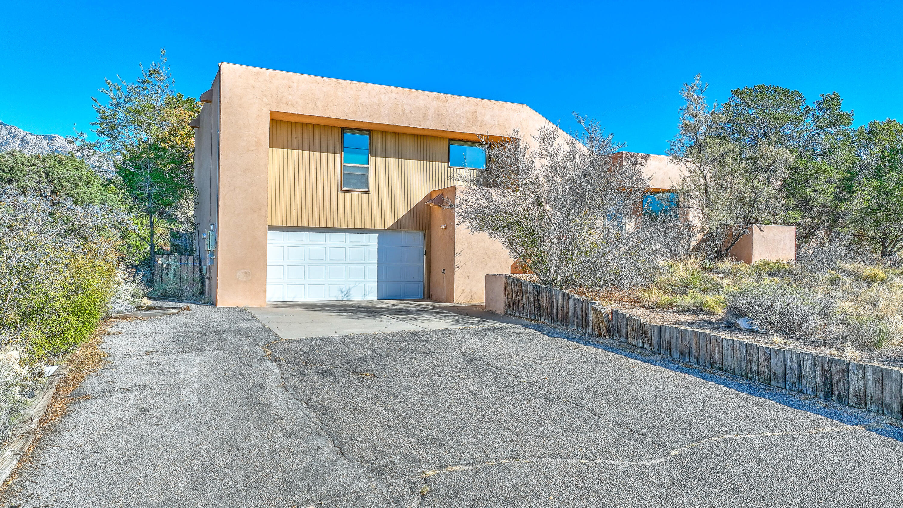 1202 MARIGOLD Drive NE