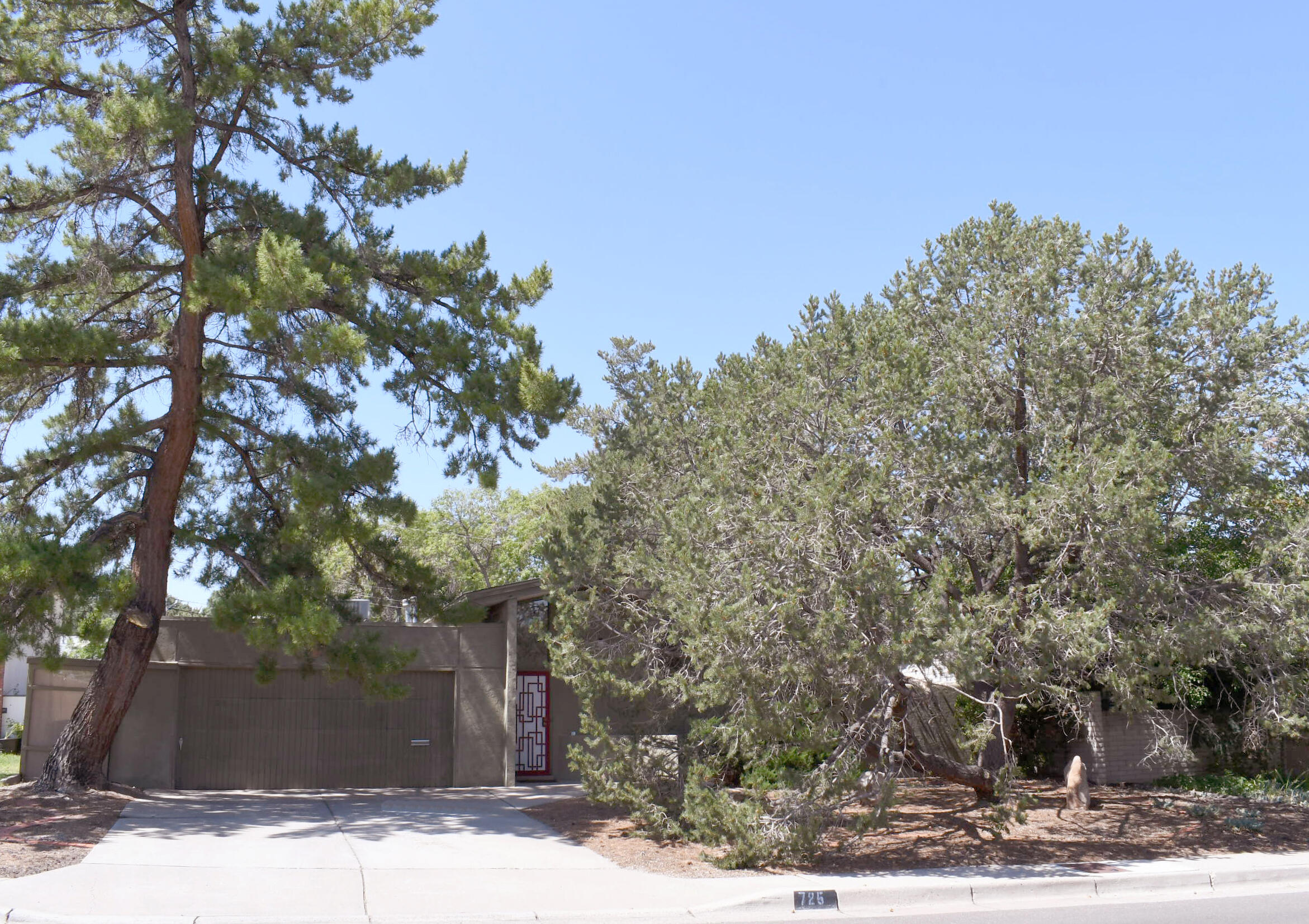 725 VALVERDE Drive SE