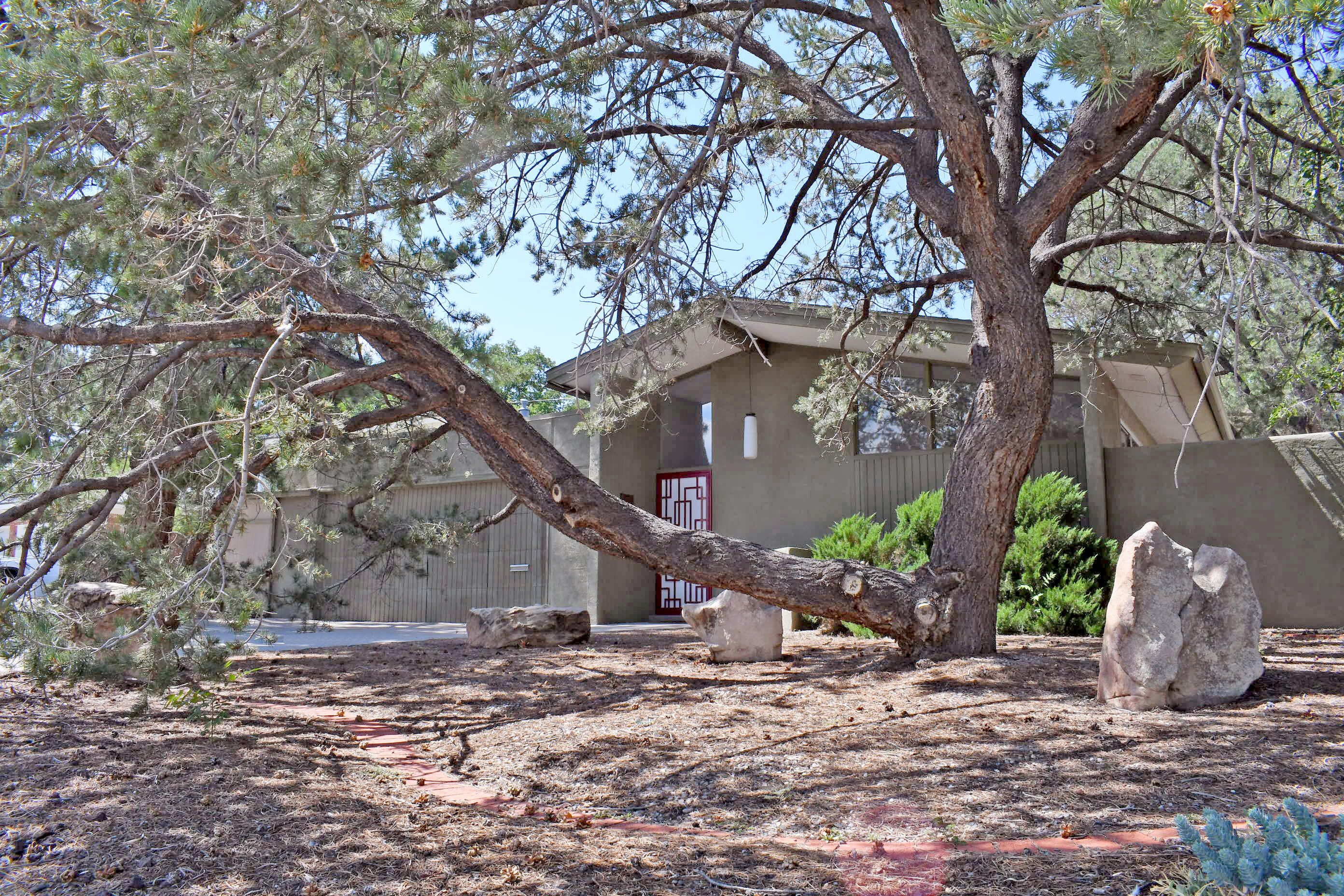 725 VALVERDE Drive SE