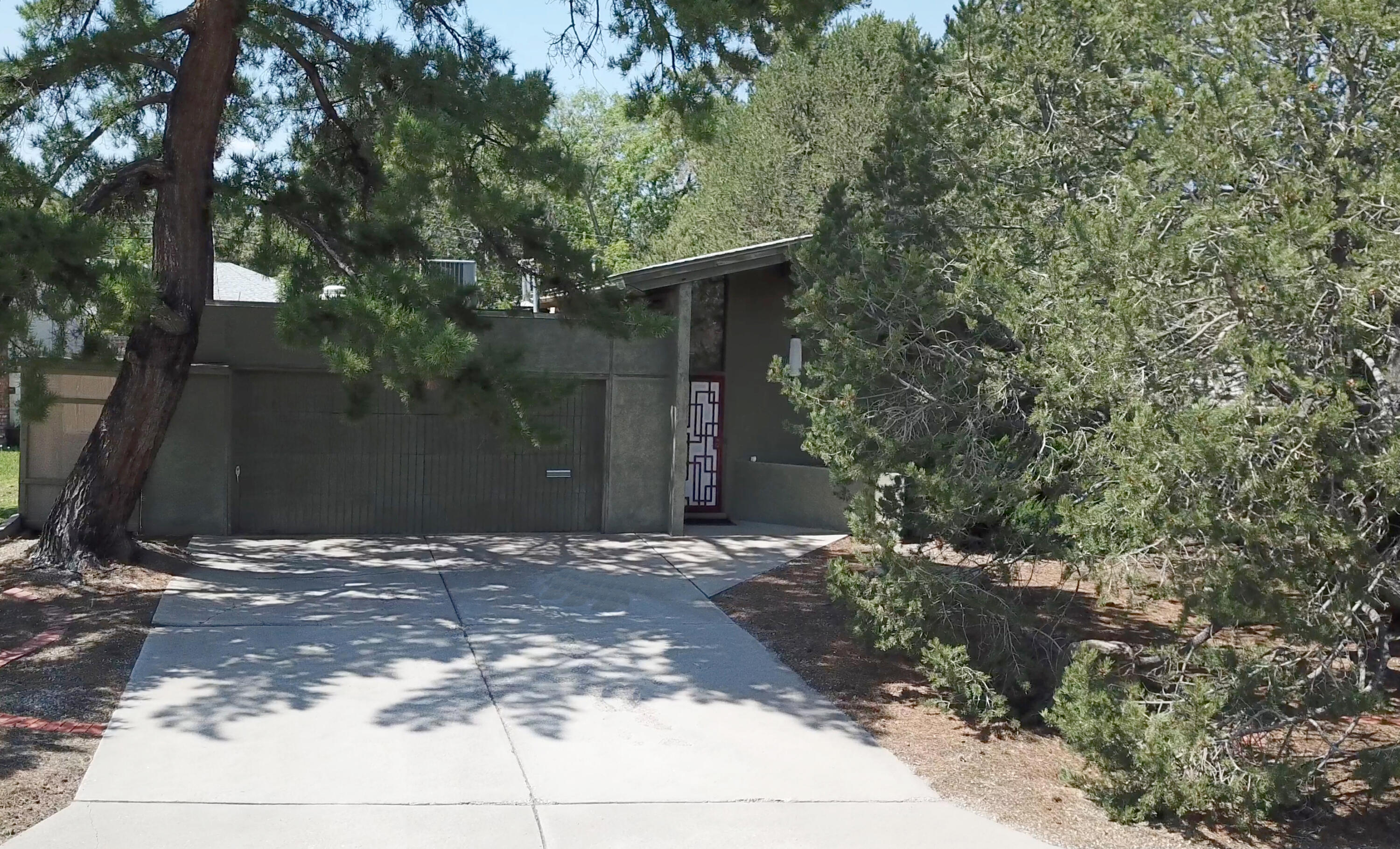 725 VALVERDE Drive SE