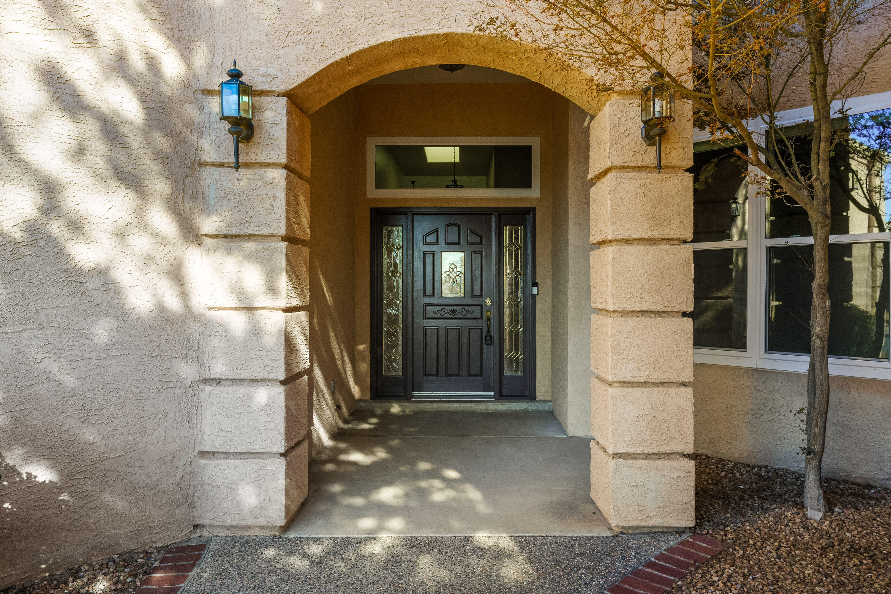 8404 VINTAGE Drive NE