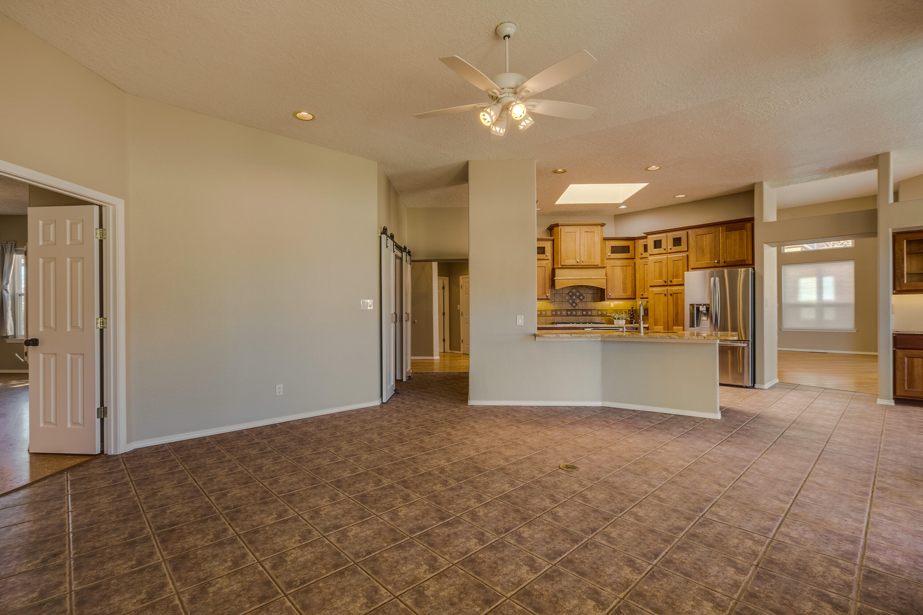 8404 VINTAGE Drive NE