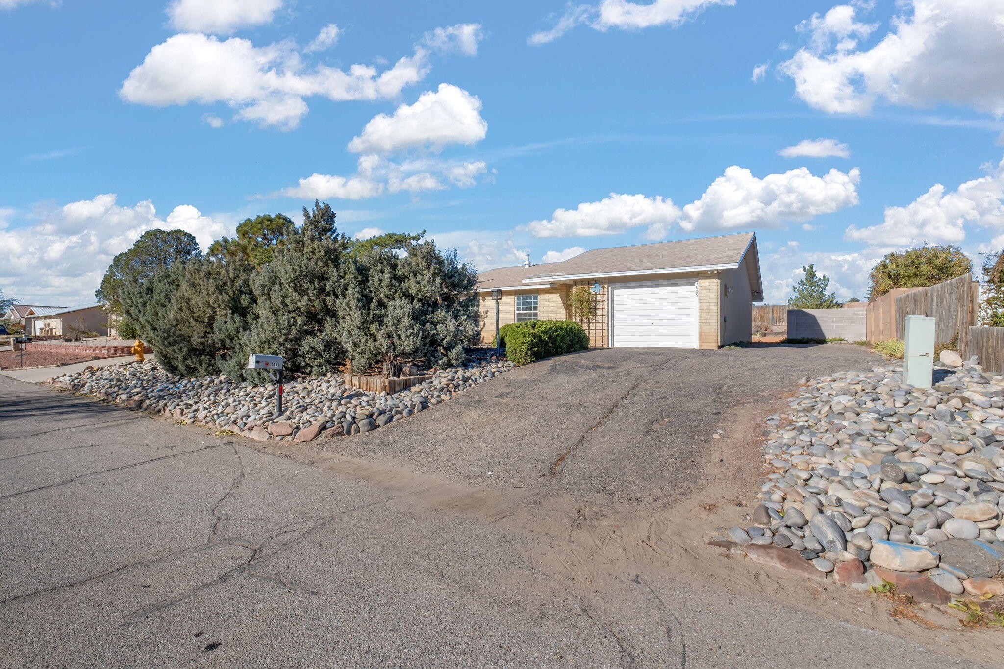 1659 ARLENE Road SE