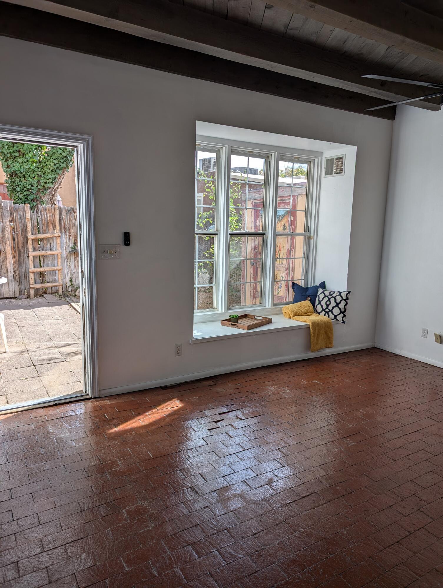 211 STANFORD Drive SE