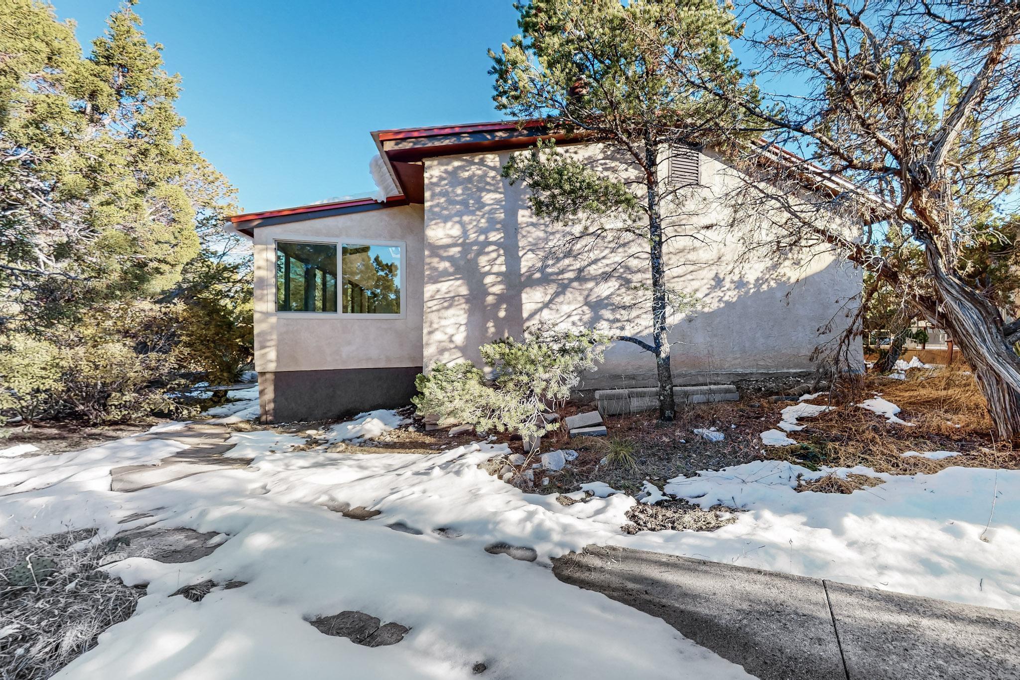 11 Lucas Road