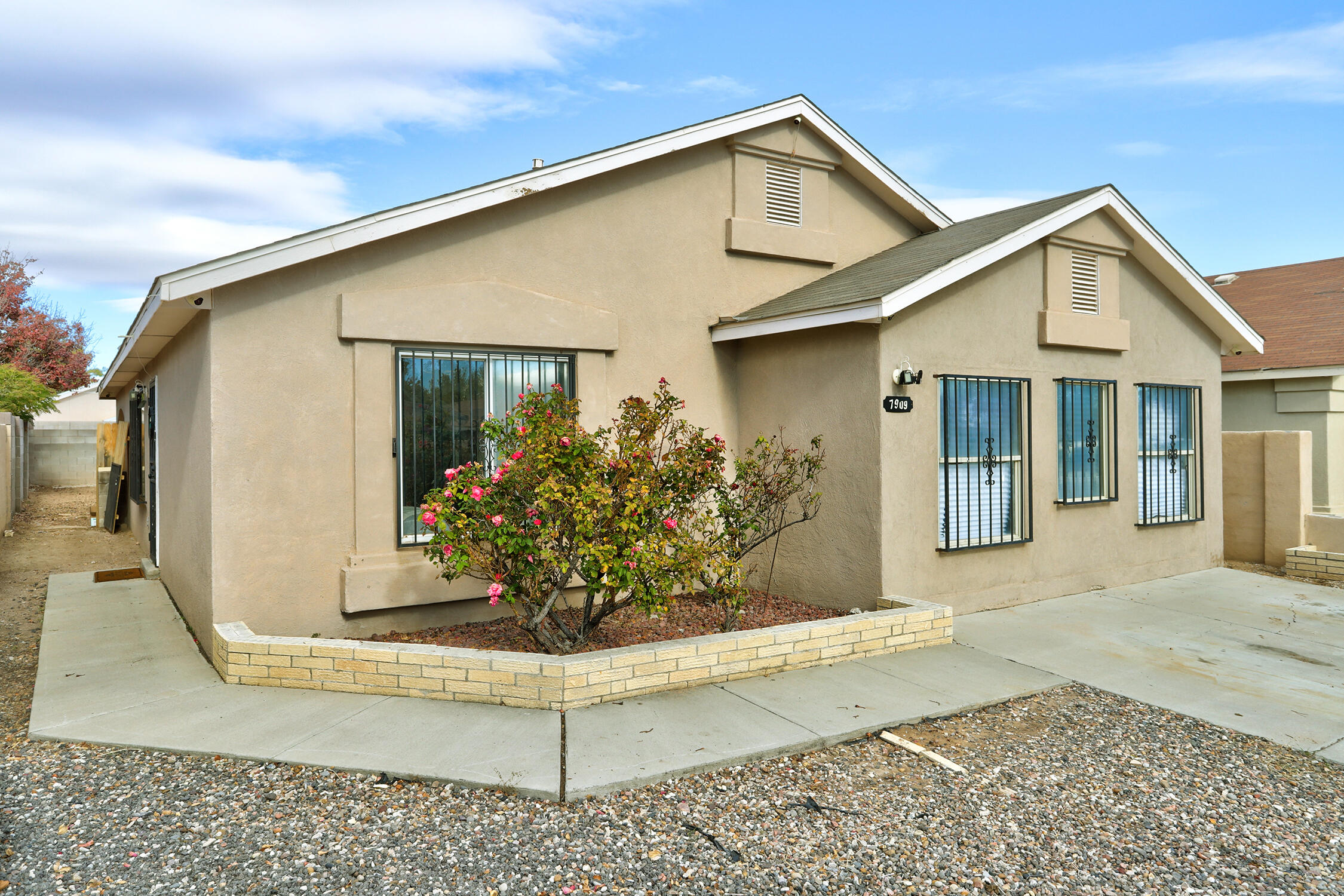 7909 APRIL FLOWER Road SW