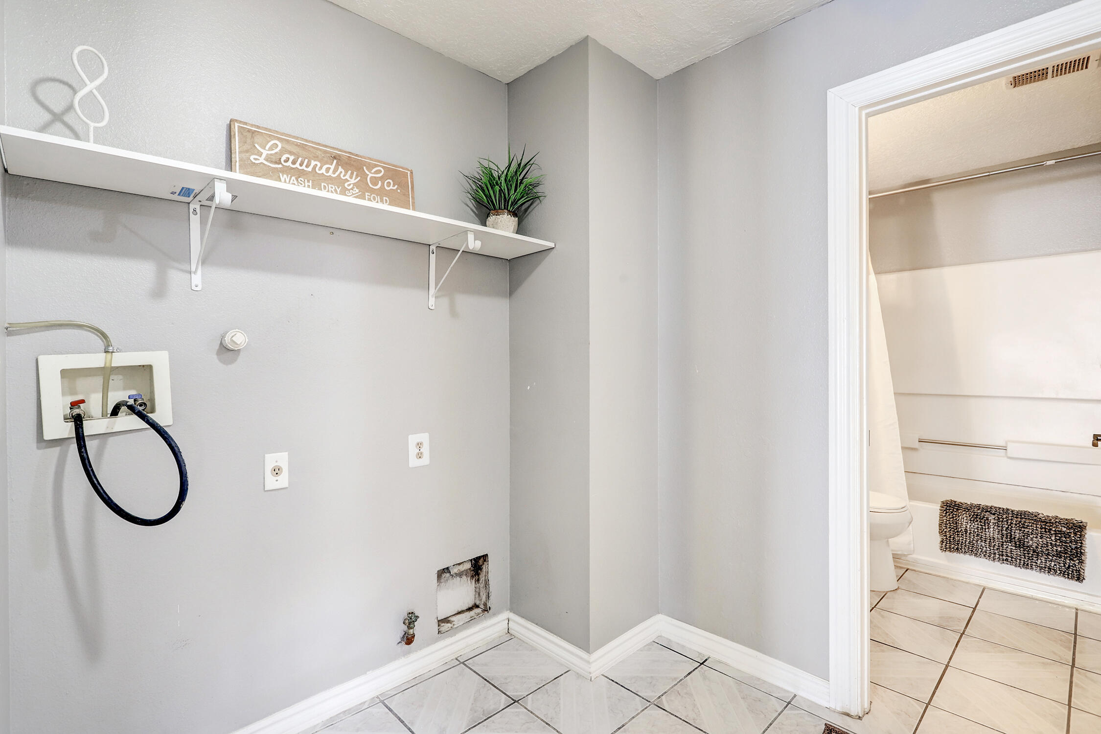 7909 APRIL FLOWER Road SW