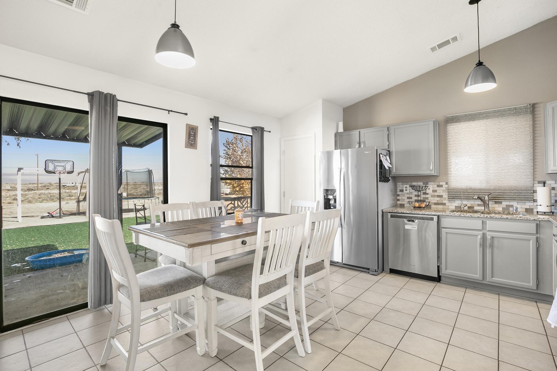 3 SPARLING Court