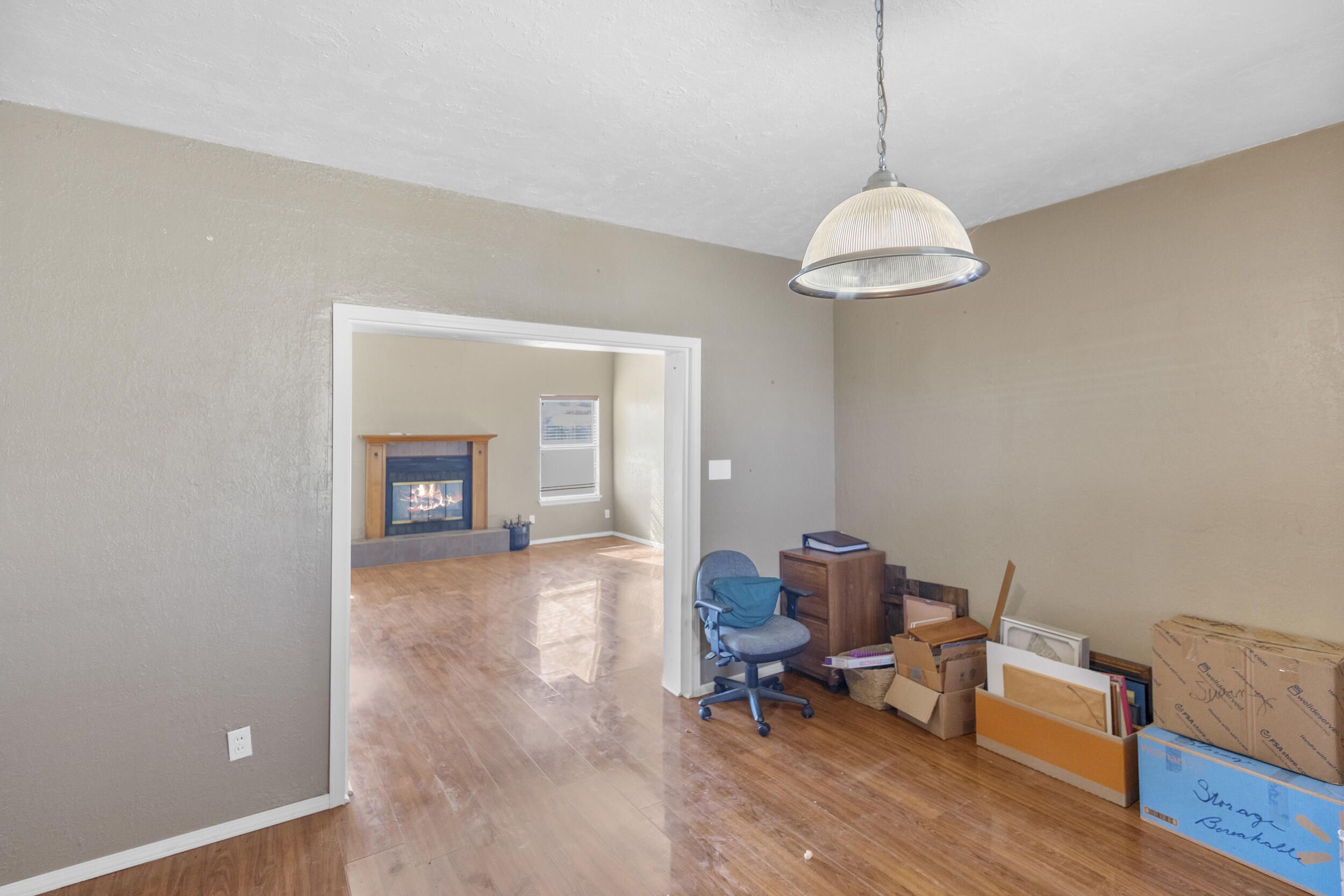 313 S SIXTH Street