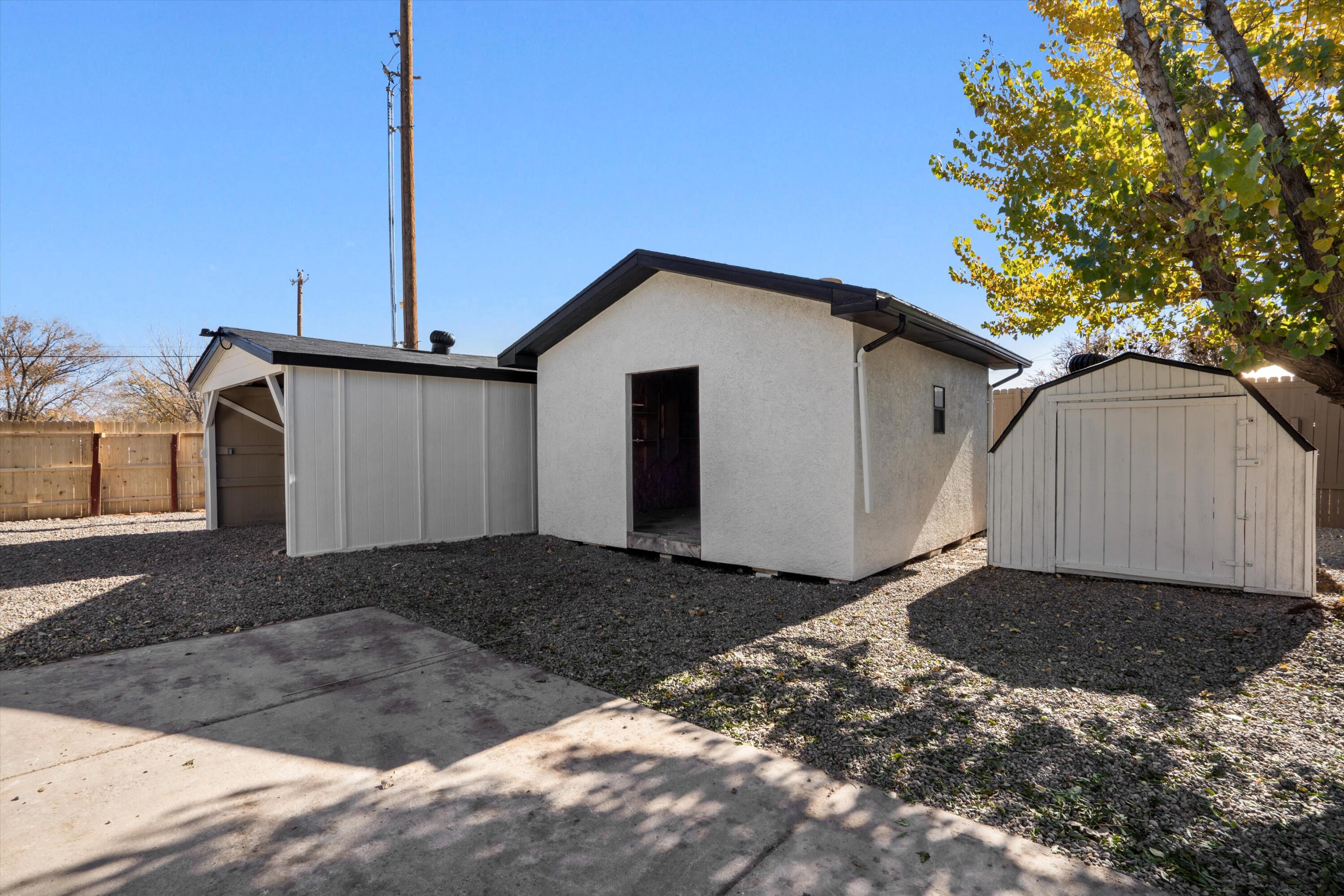 253 LISANNE Court