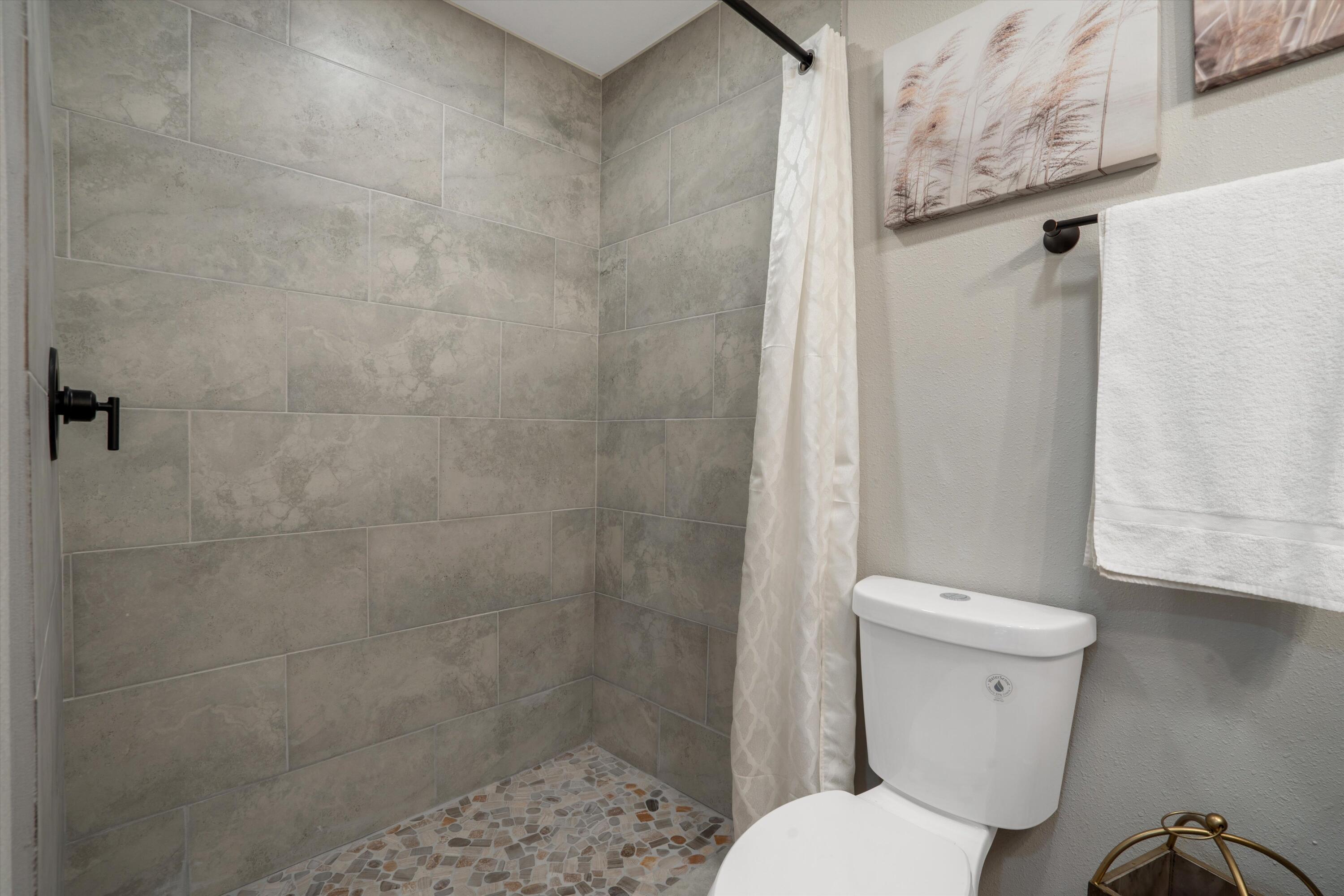 253 LISANNE Court