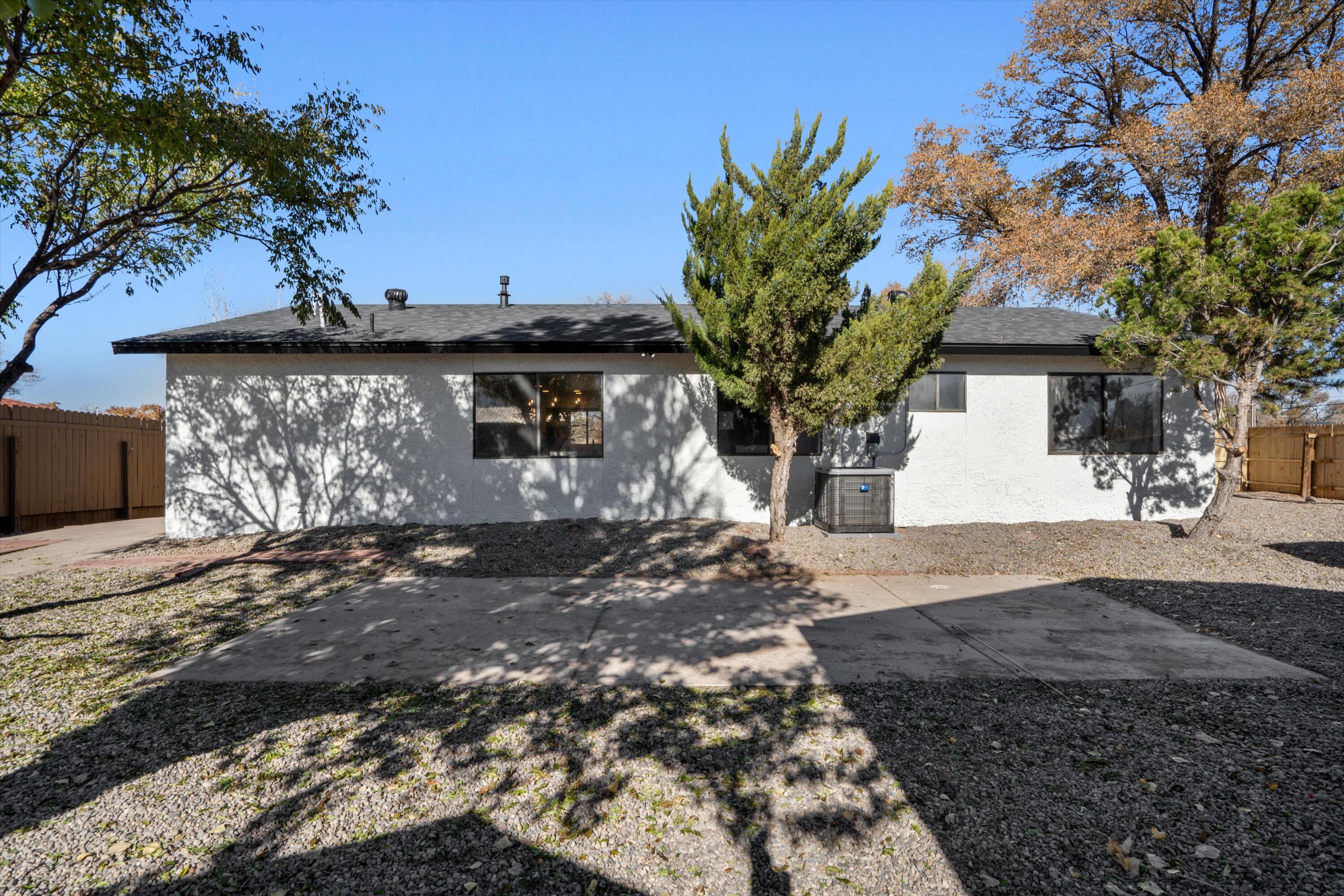 253 LISANNE Court