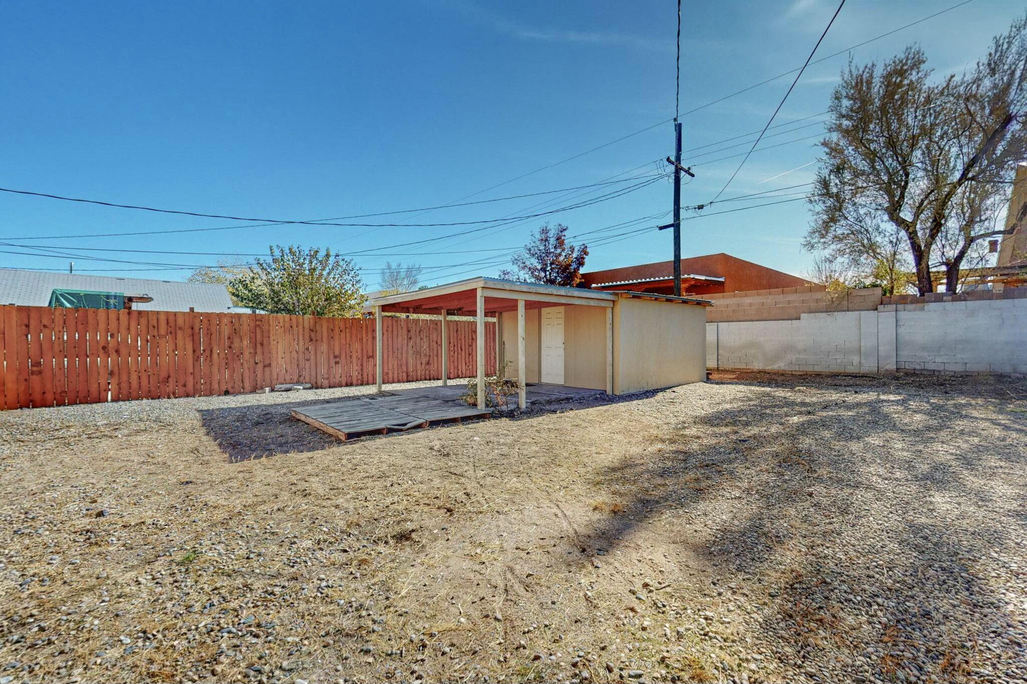 930 ALTA MONTE Avenue NW