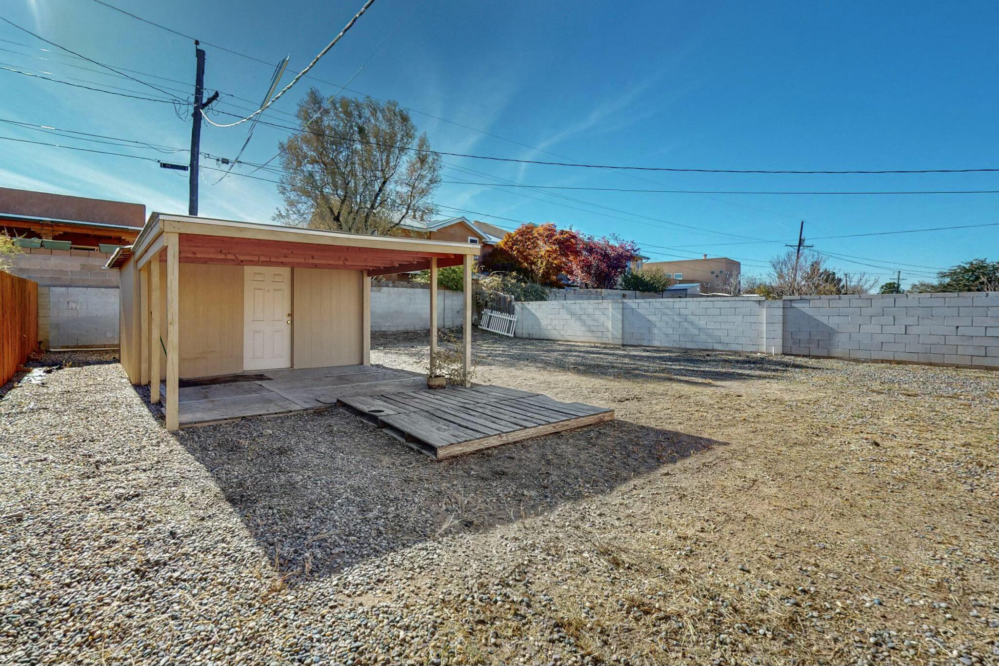 930 ALTA MONTE Avenue NW