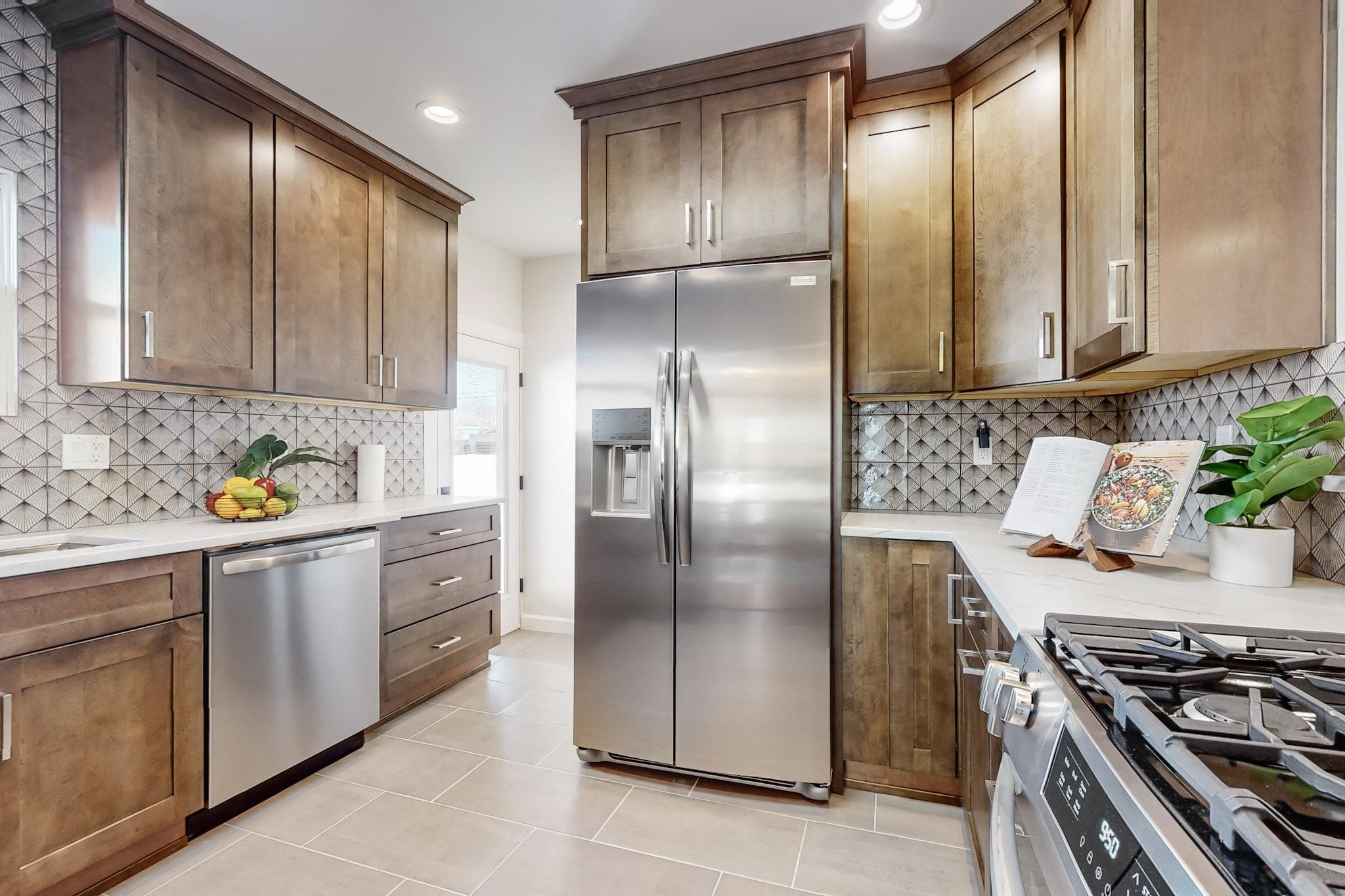 212 RICHMOND Drive SE