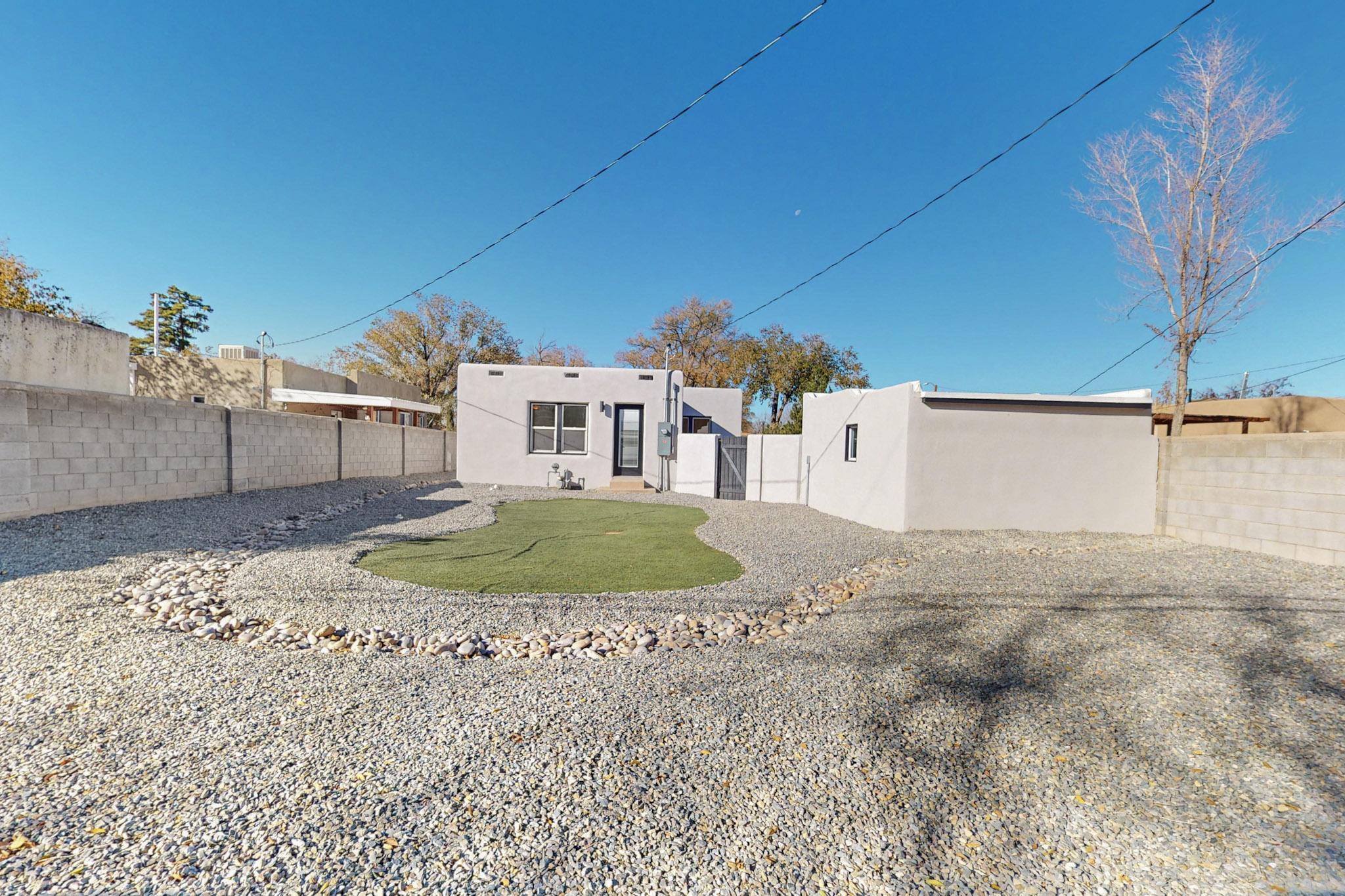 212 RICHMOND Drive SE