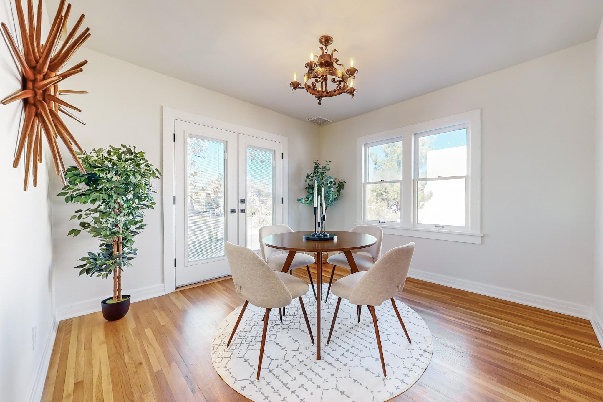 212 RICHMOND Drive SE