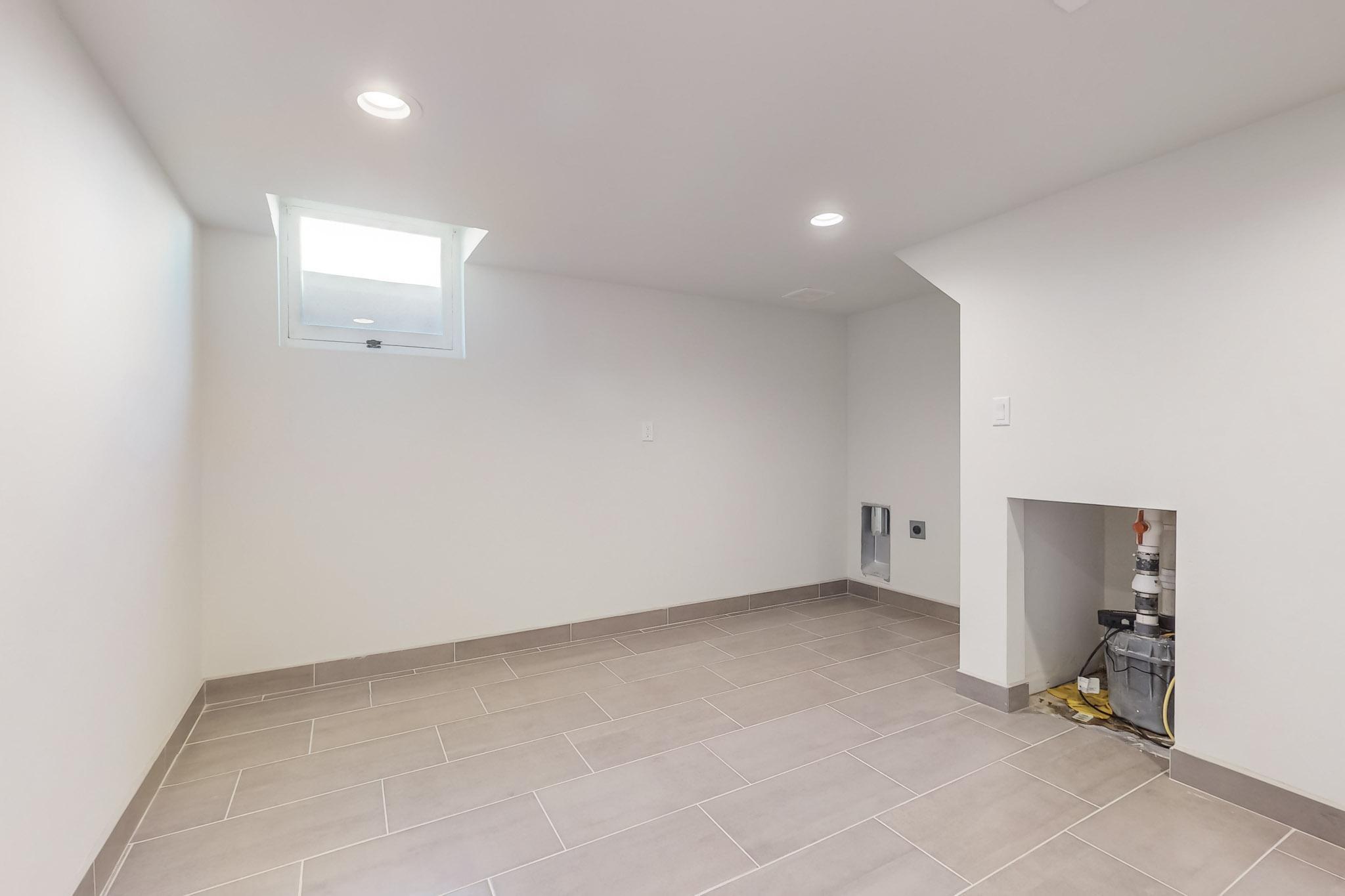 212 RICHMOND Drive SE