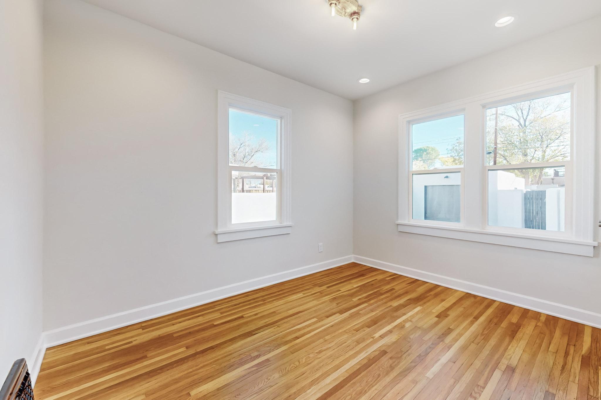 212 RICHMOND Drive SE