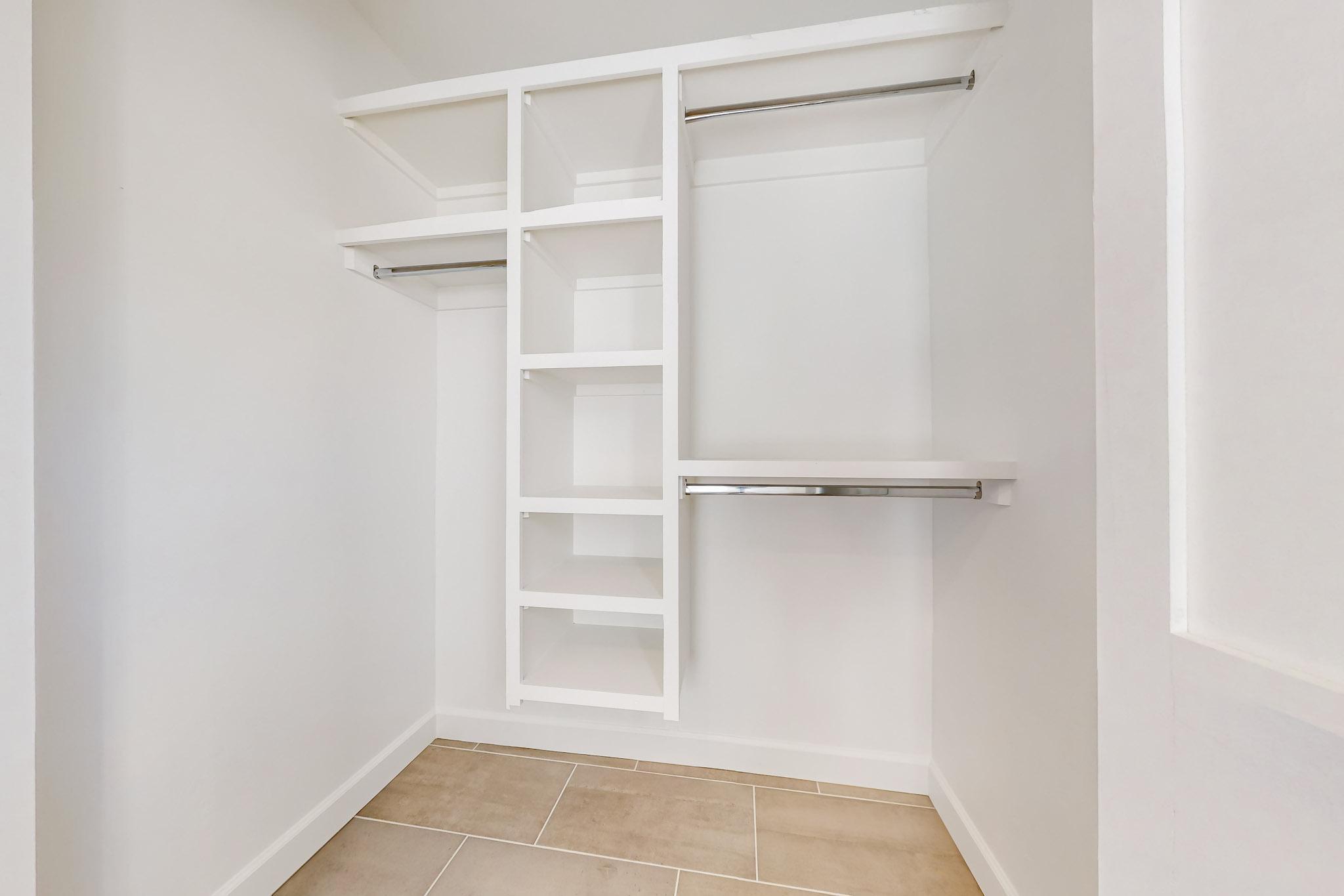 212 RICHMOND Drive SE