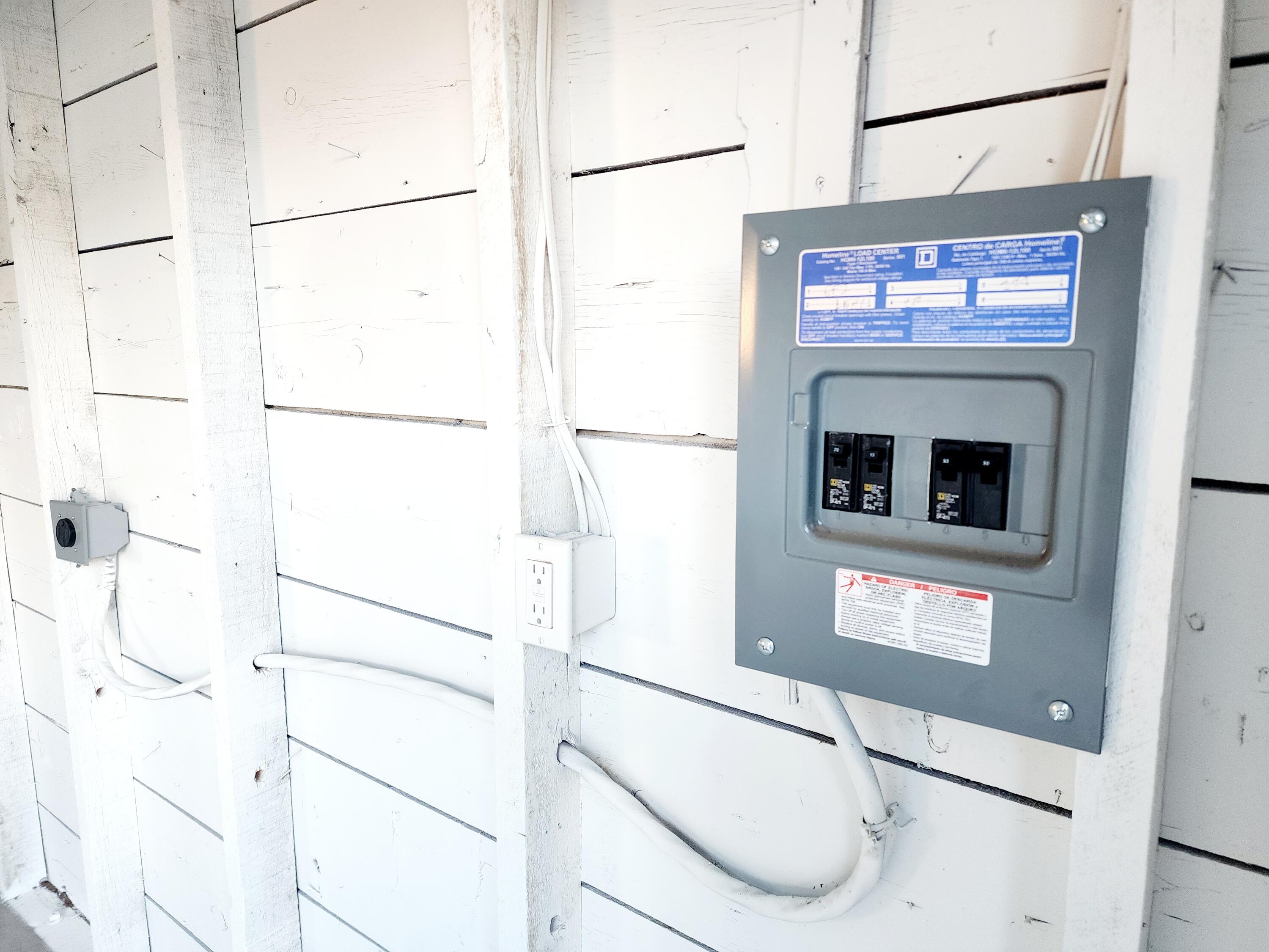 212 RICHMOND Drive SE