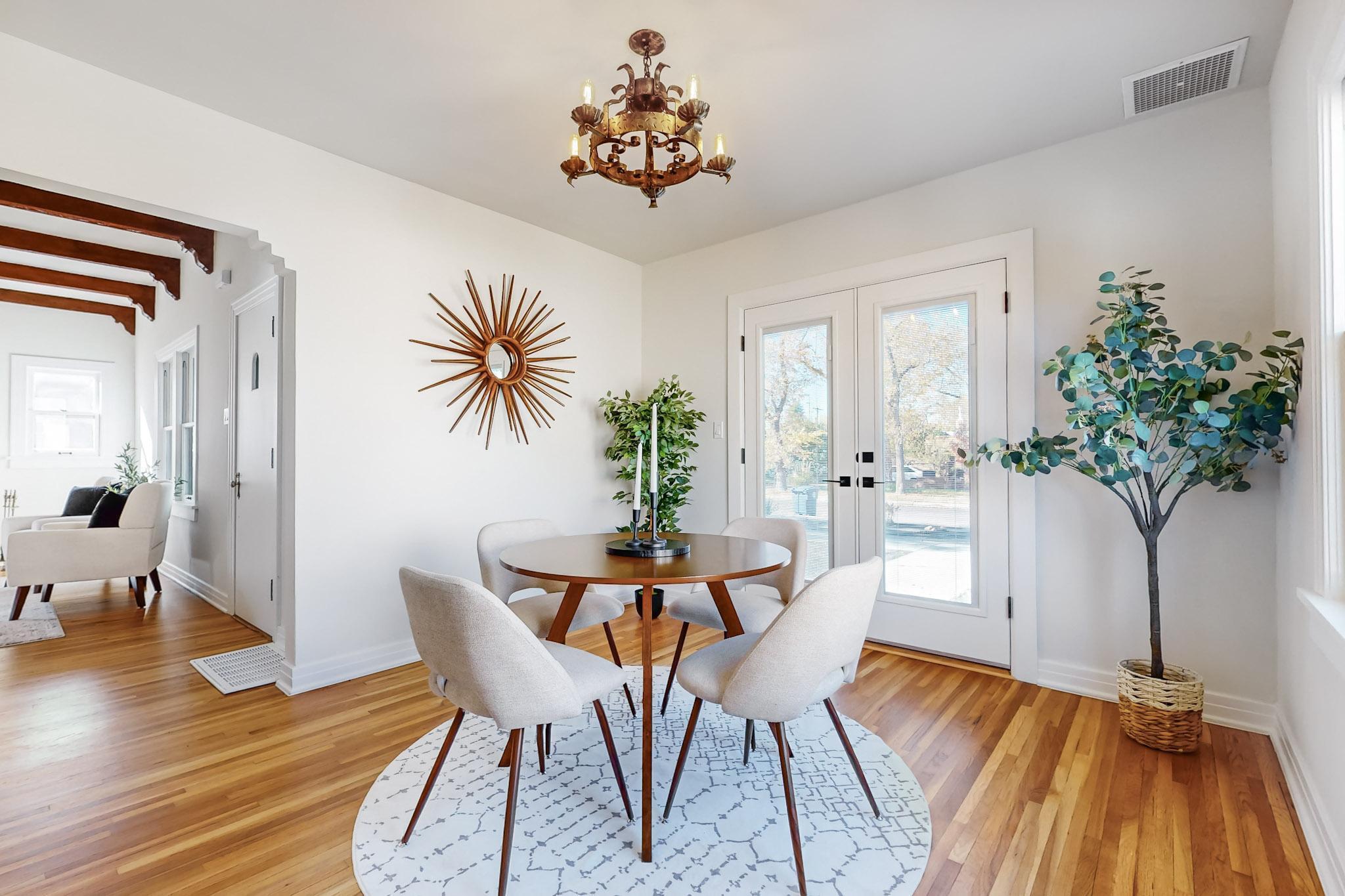 212 RICHMOND Drive SE